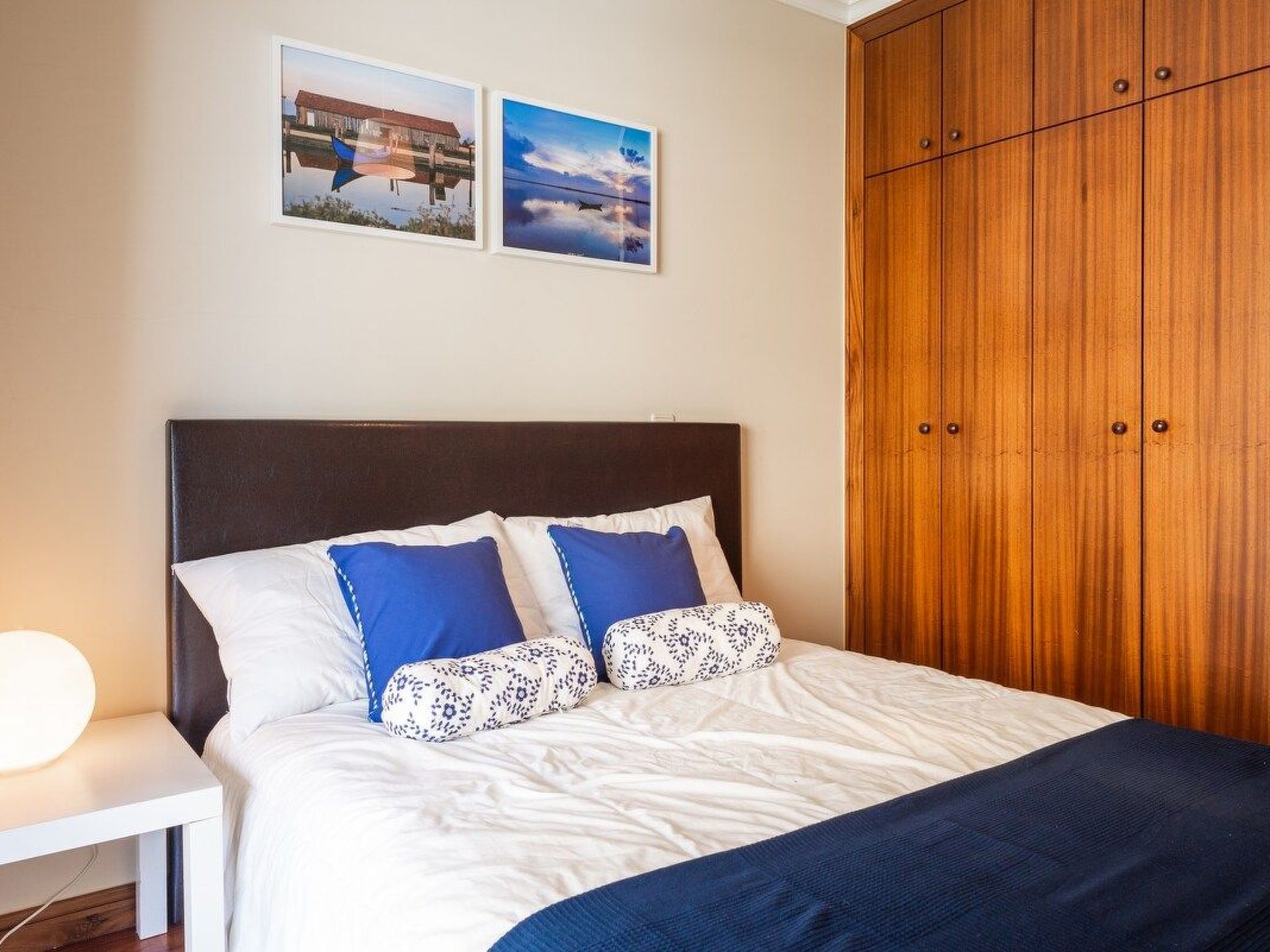 Meerblick First Line mit 2 Pools 1-Drinnen