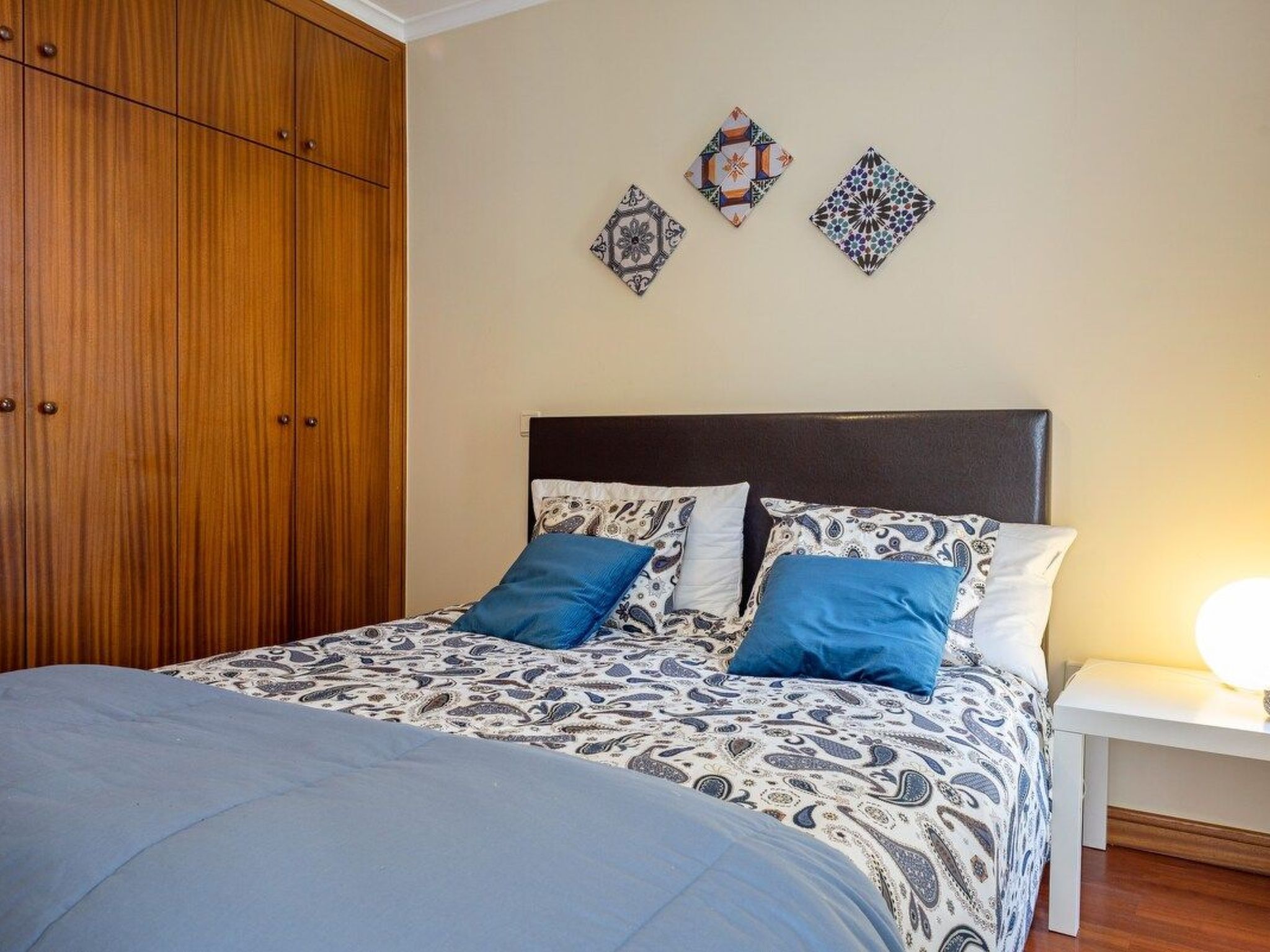 Meerblick First Line mit 2 Pools 1-Drinnen