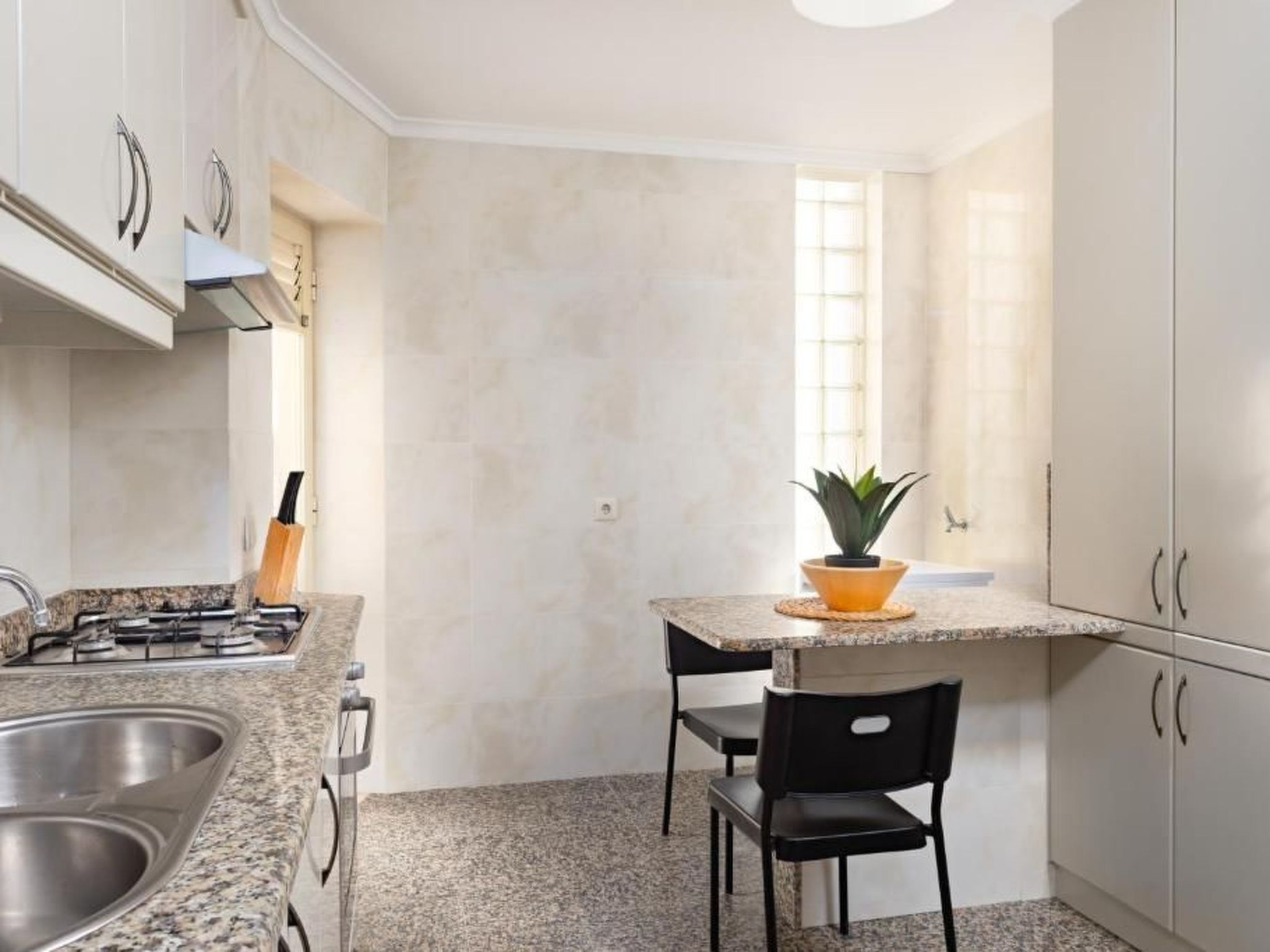 Meerblick First Line mit 2 Pools 1-Image-tags.info