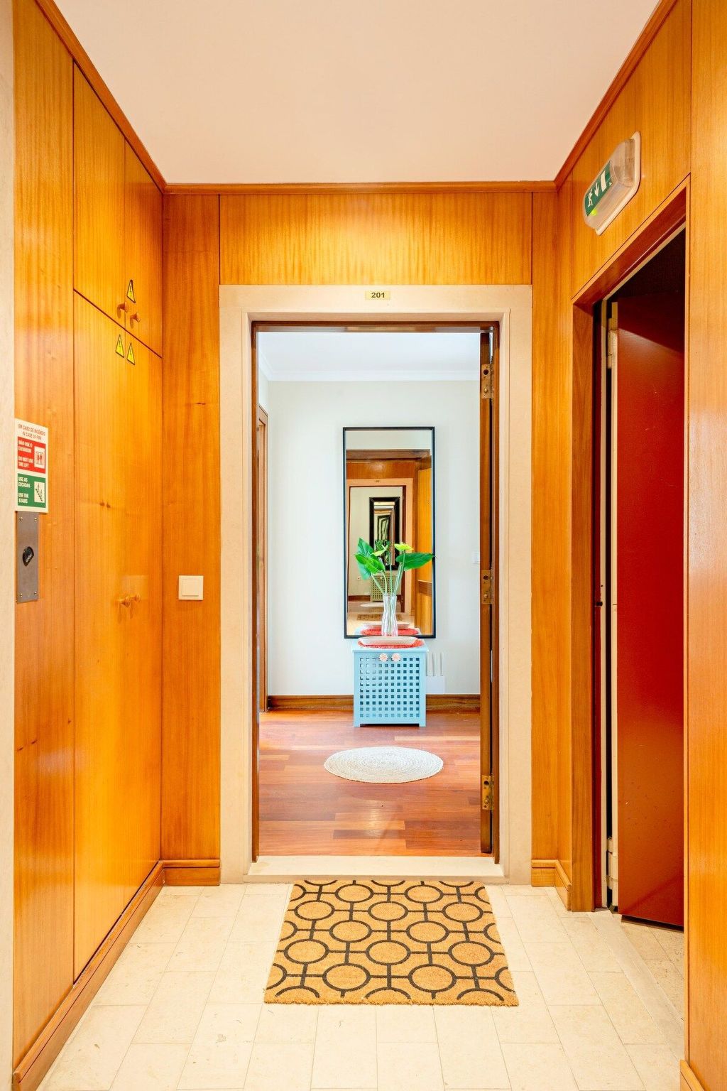 Meerblick First Line mit 2 Pools 1-Drinnen