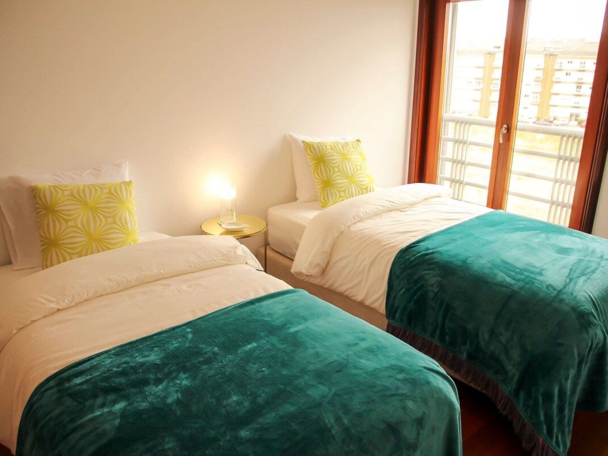 Turmhaus mit freier Garage-Binnen