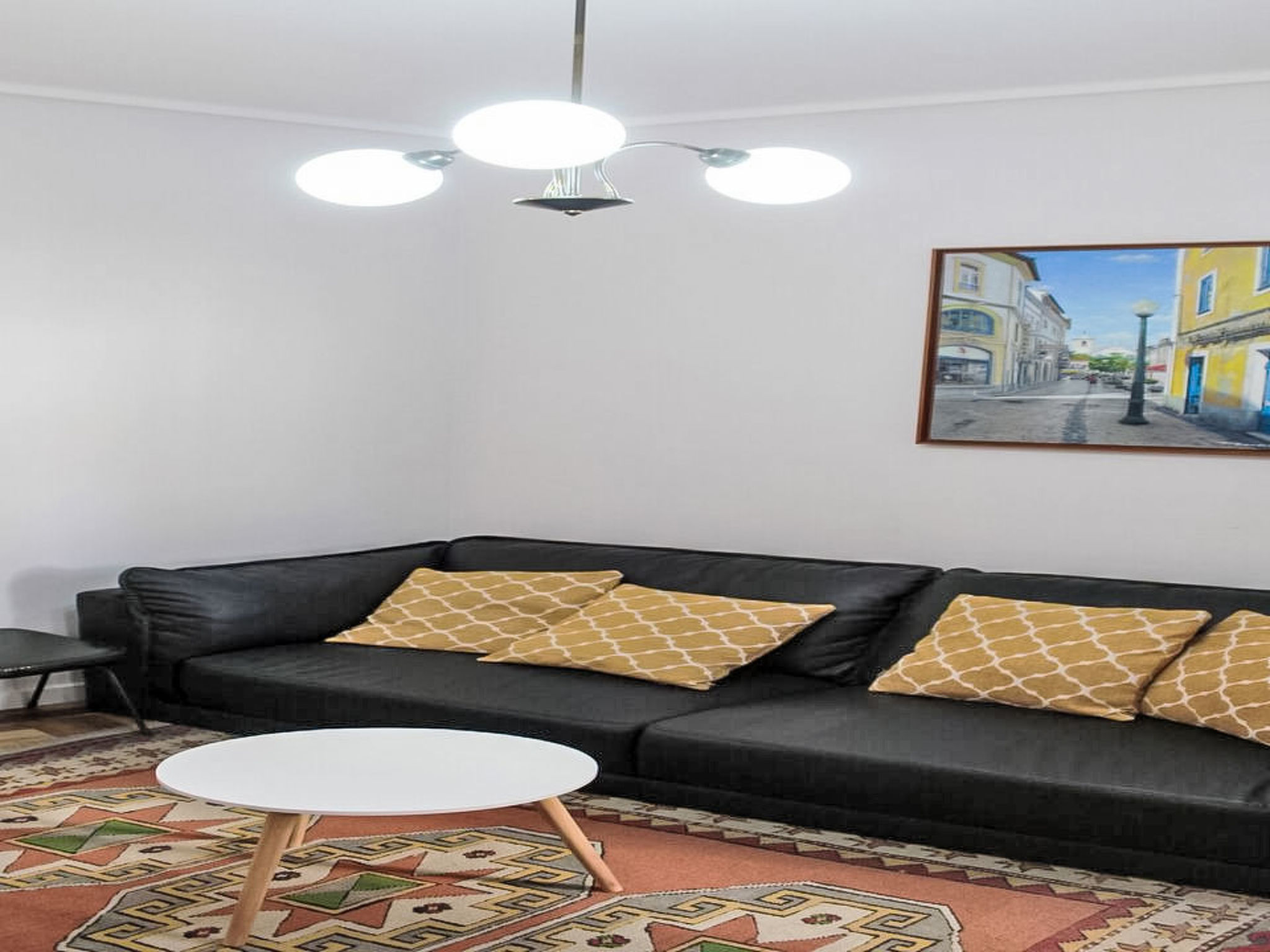 Aveiro Apartment with Patio - Binnen