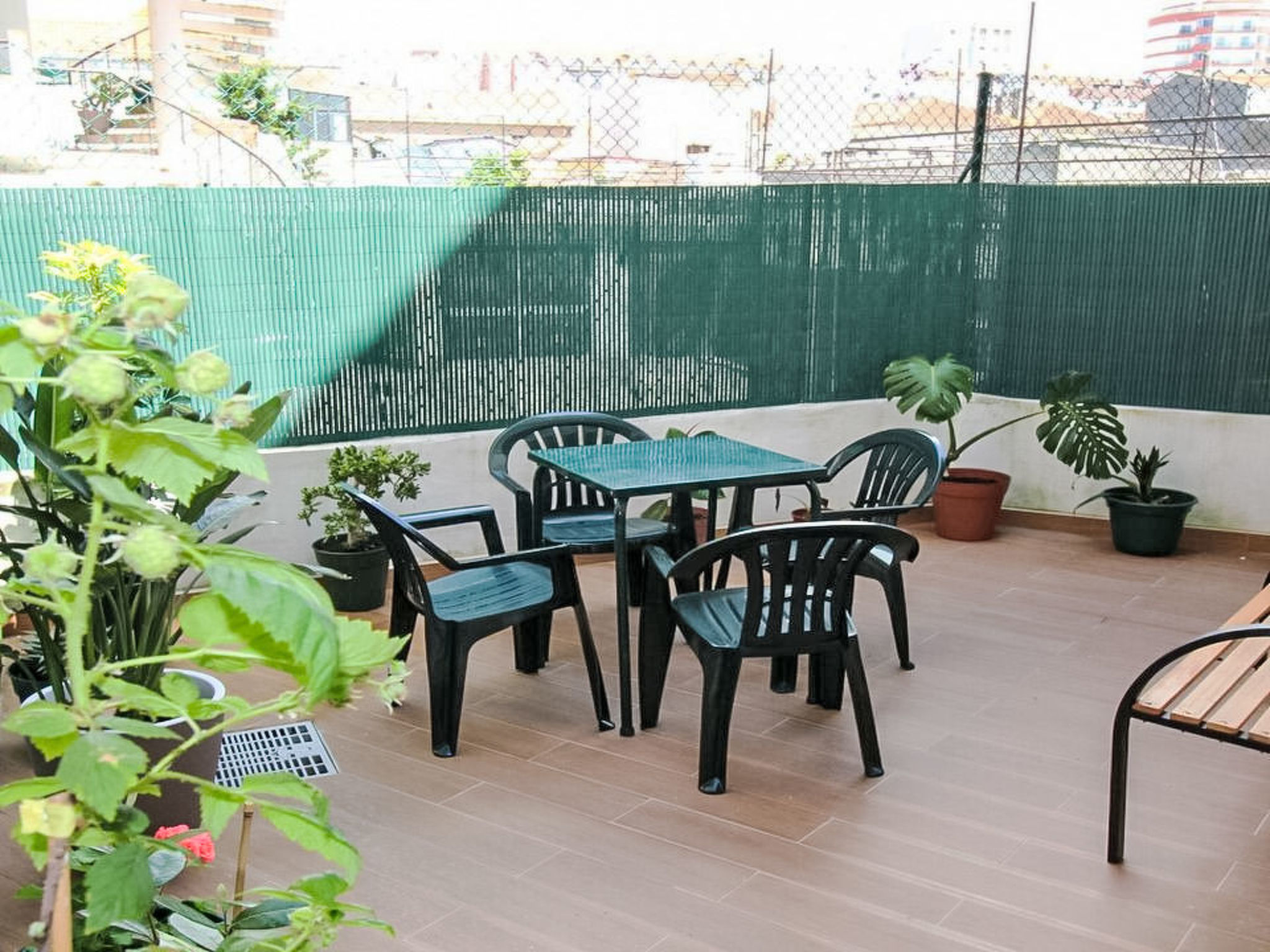 Aveiro Apartment with Patio - Buiten