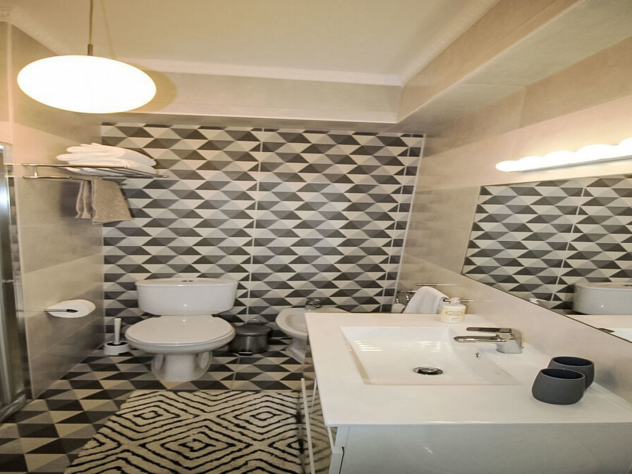Aveiro Apartment with Patio - Binnen
