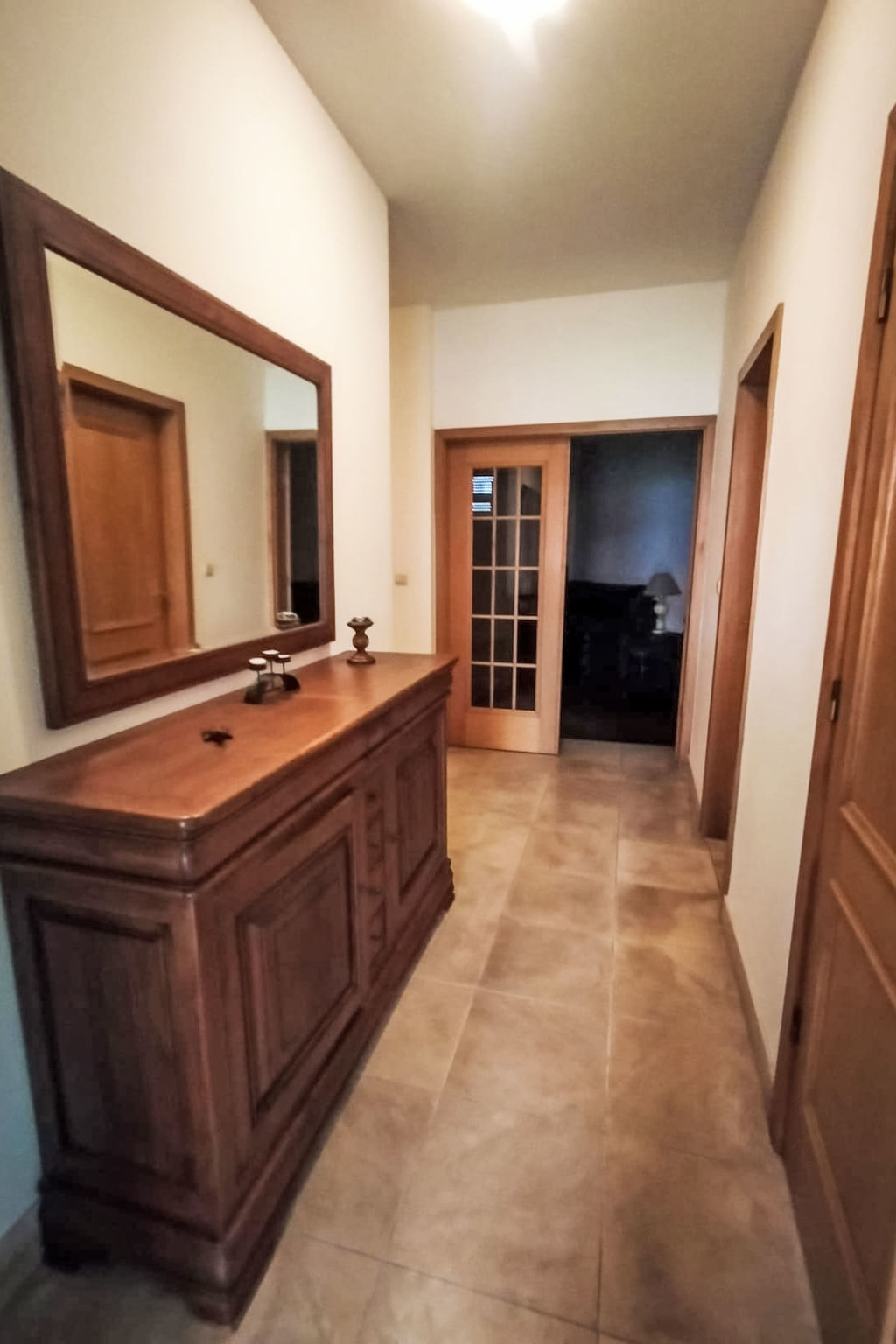 Apartment near Forum Mall - Binnen