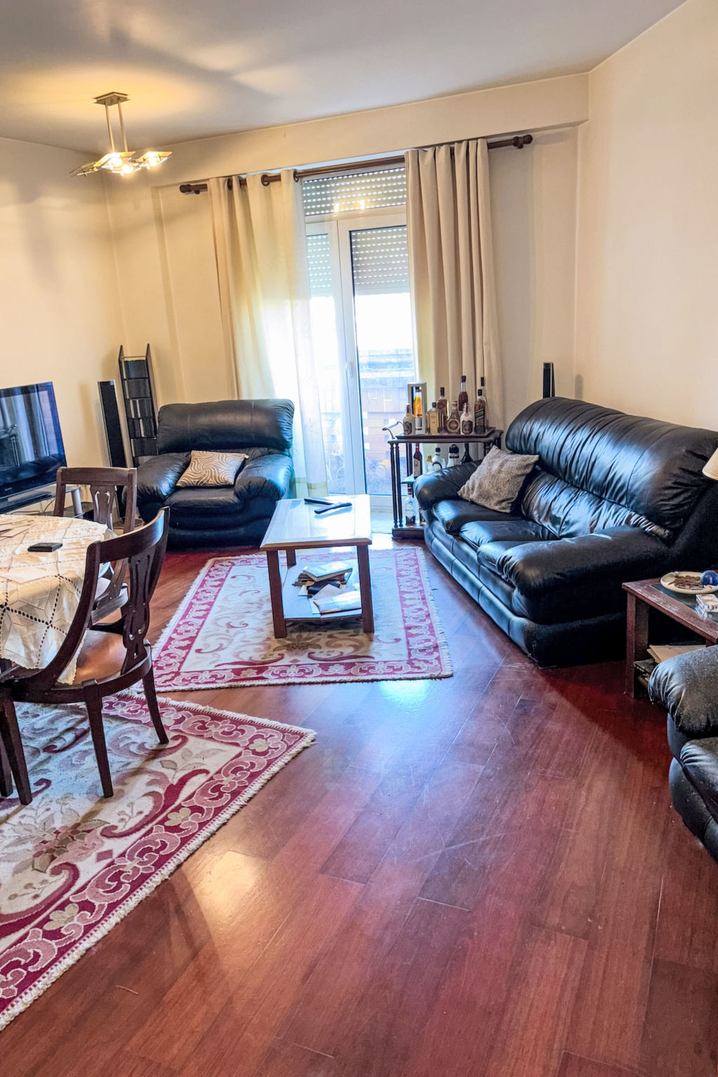 Apartment near Forum Mall - Binnen