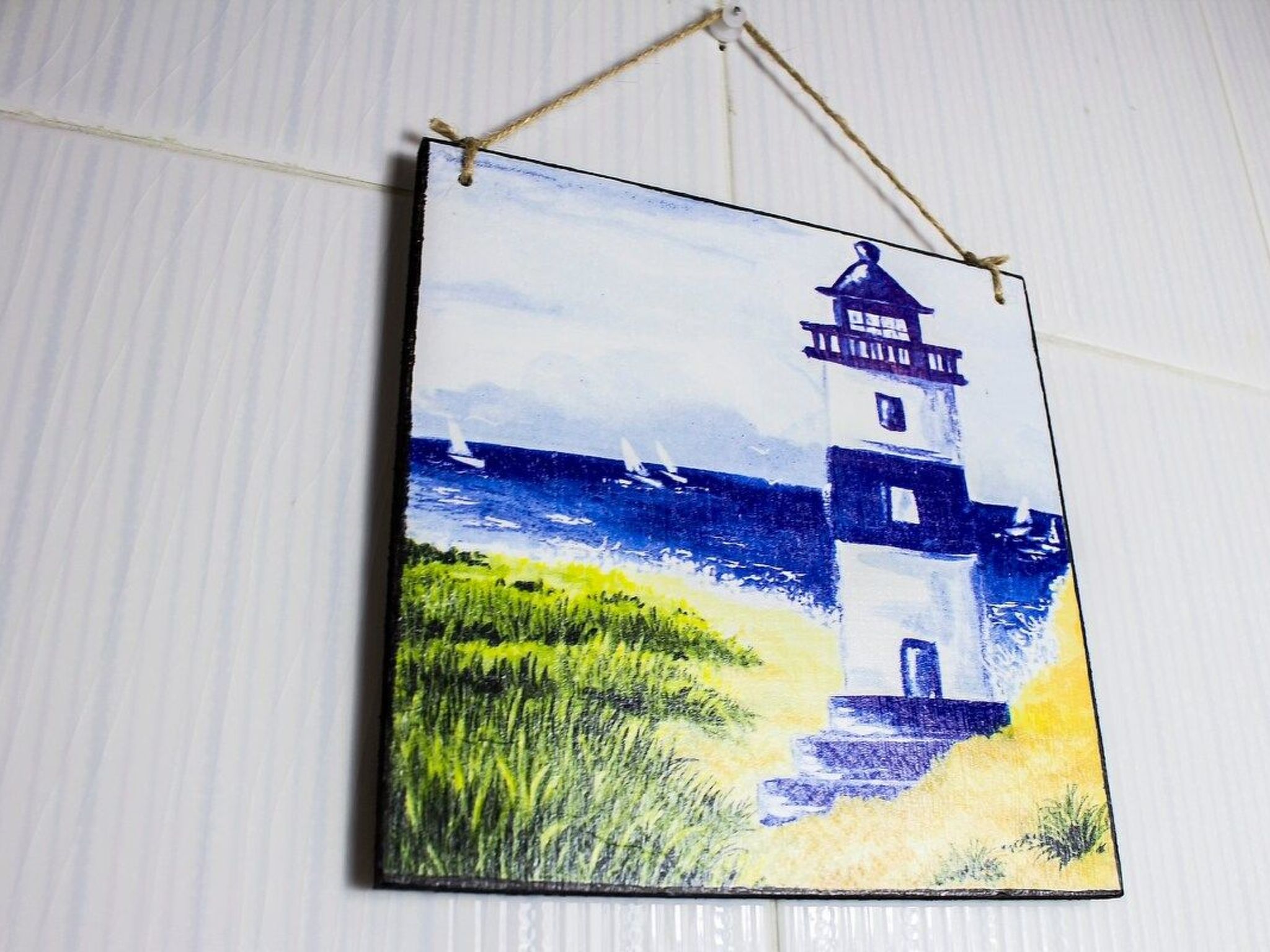 Haus der Scheinwerfer mit freier Garage-Binnen