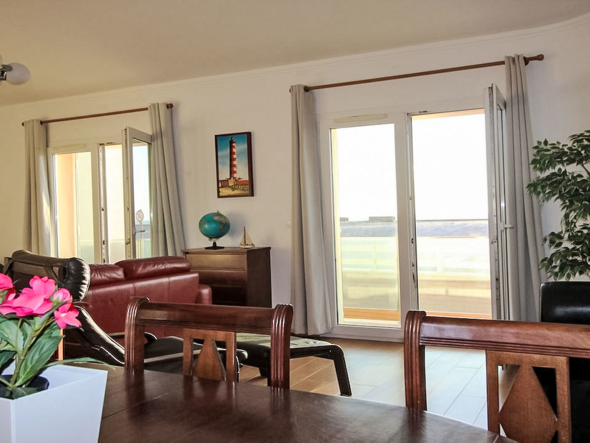 Apartment in Front of the Sea - Binnen