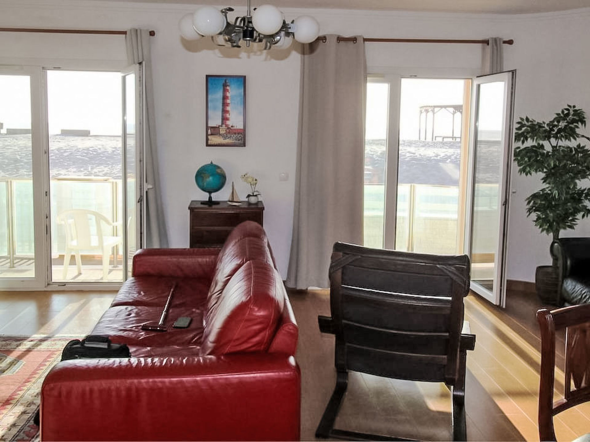 Apartment in Front of the Sea