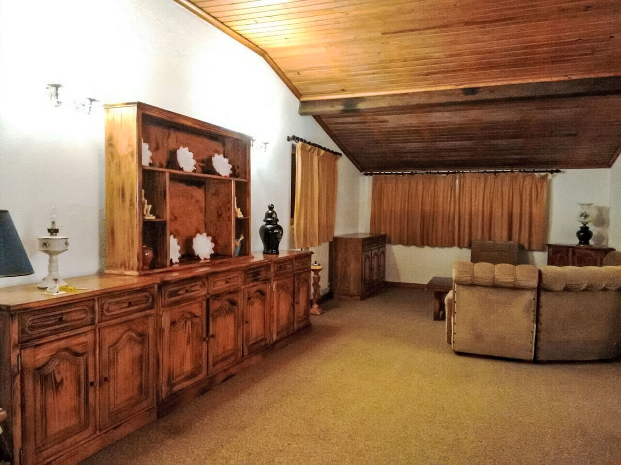 Cozy and Comfortable Place - Binnen