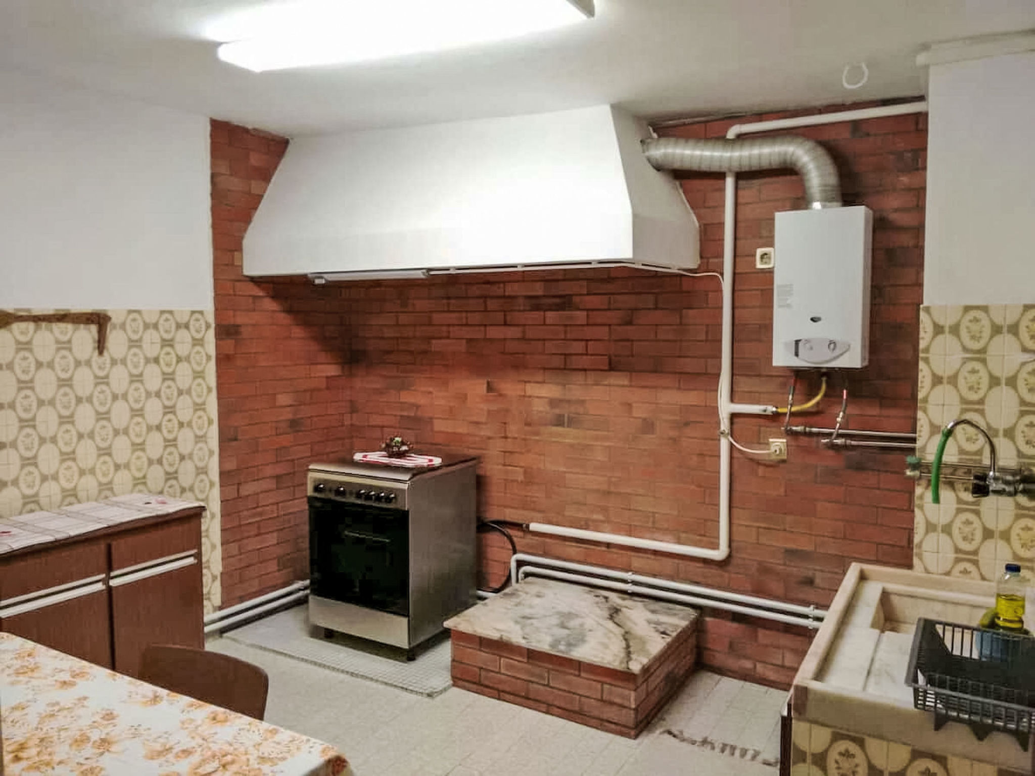 Cozy and Comfortable Place - Binnen