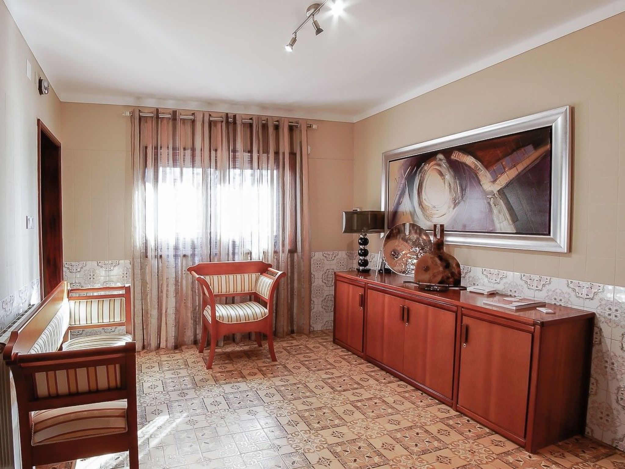 Wunderschöne Villa mit privatem Swimmingpool-Drinnen