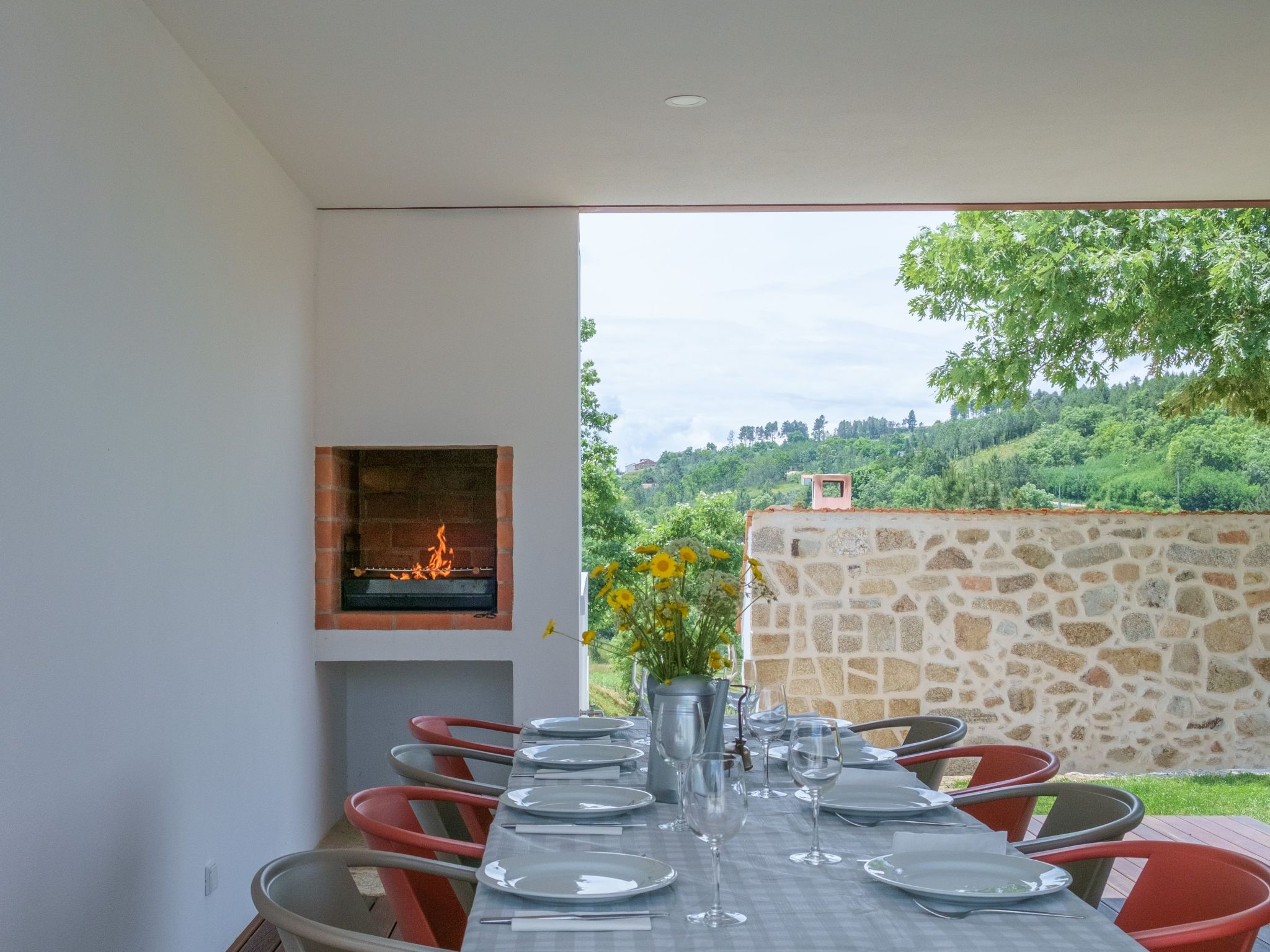 Ganzes Haus in Vila Soeiro Do Chão mit privatem Pool und Blick ins Grüne - Outside