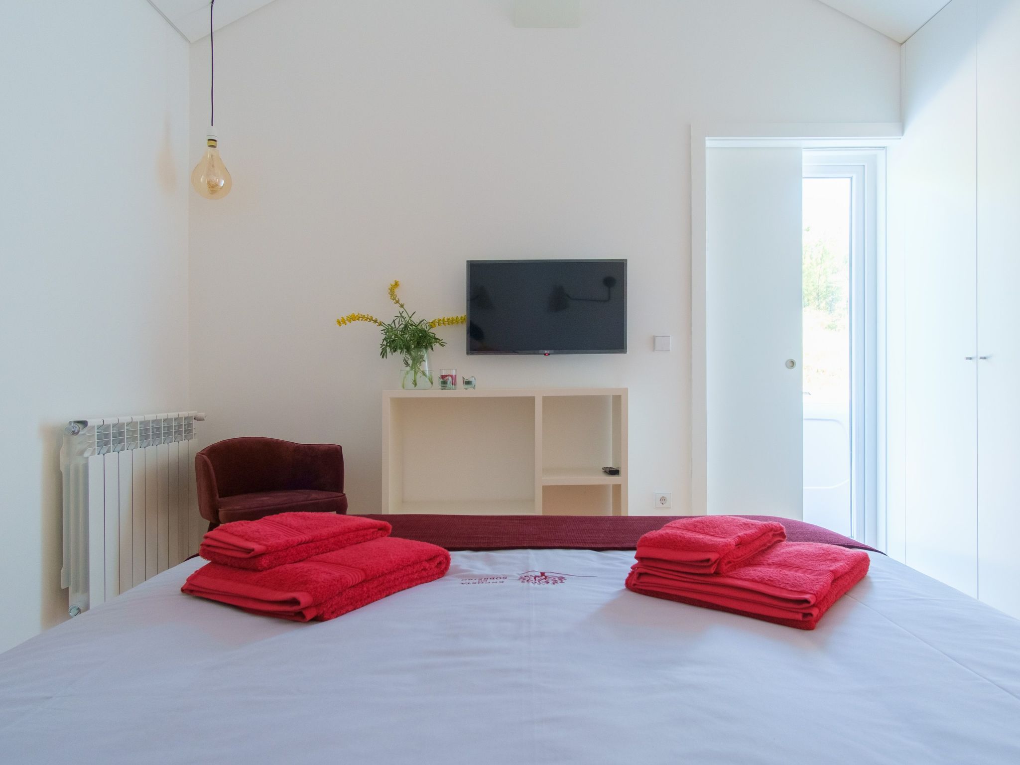 Ganzes Haus in Vila Soeiro Do Chão mit privatem Pool und Blick ins Grüne