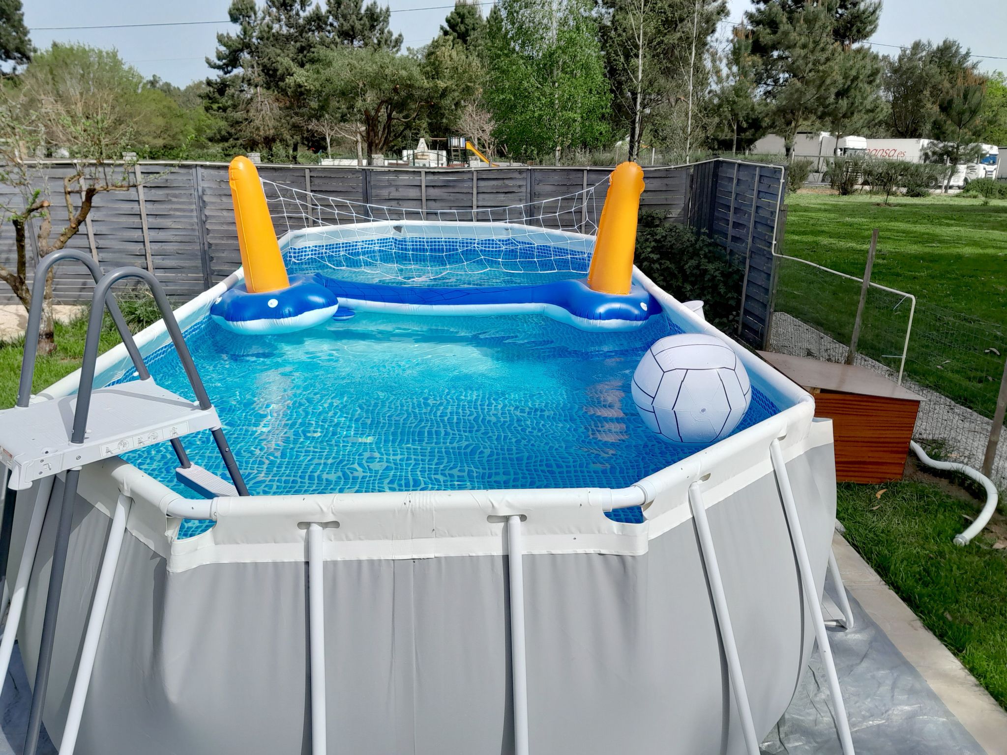 Privates, luxuriöses Glamping mit solarbeheiztem Schwimmbad Tv und Wi-Fi - Draußen