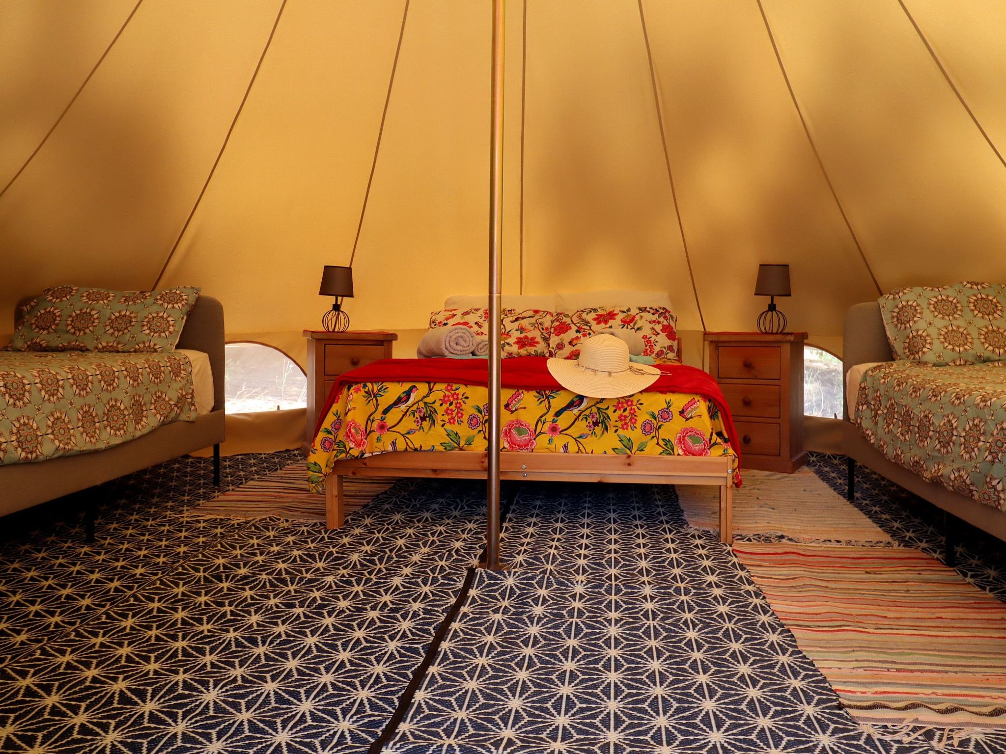 Privates, luxuriöses Glamping mit solarbeheiztem Schwimmbad Tv und Wi-Fi - Drinnen