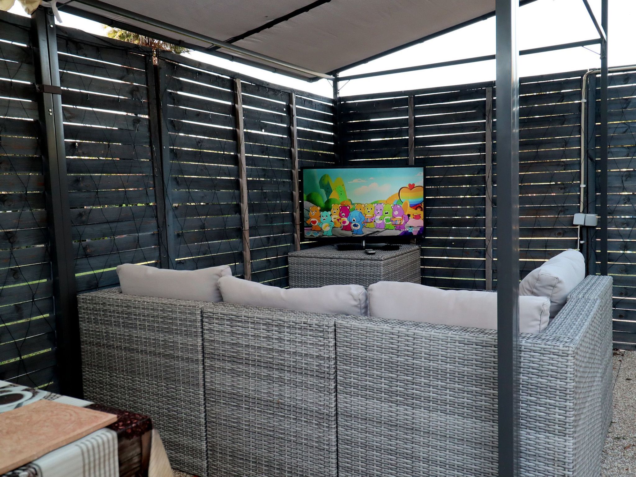 Privates, luxuriöses Glamping mit solarbeheiztem Schwimmbad Tv und Wi-Fi - Drinnen