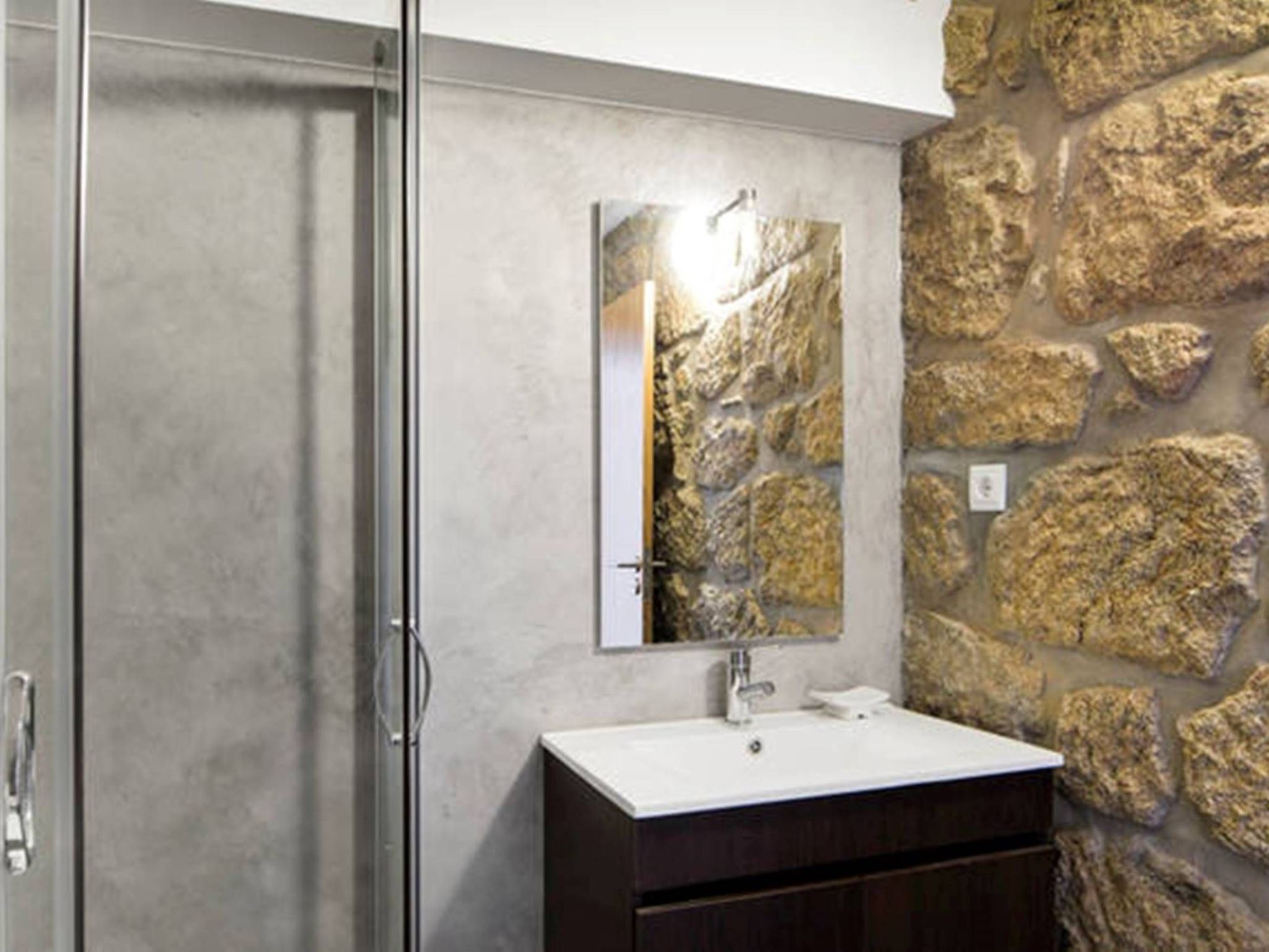 Großes renoviertes Landhaus in Tondela-Binnen