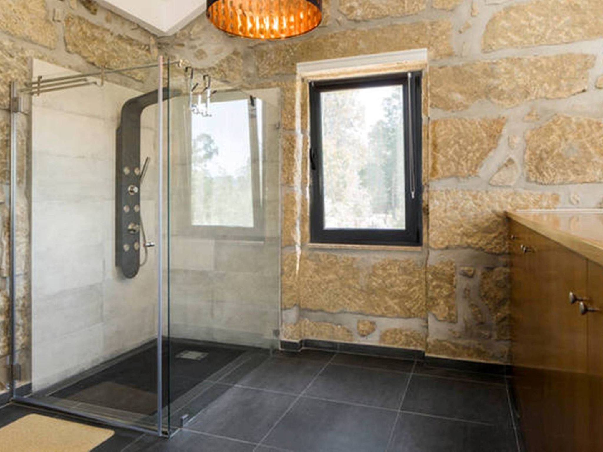 Großes renoviertes Landhaus in Tondela-Binnen