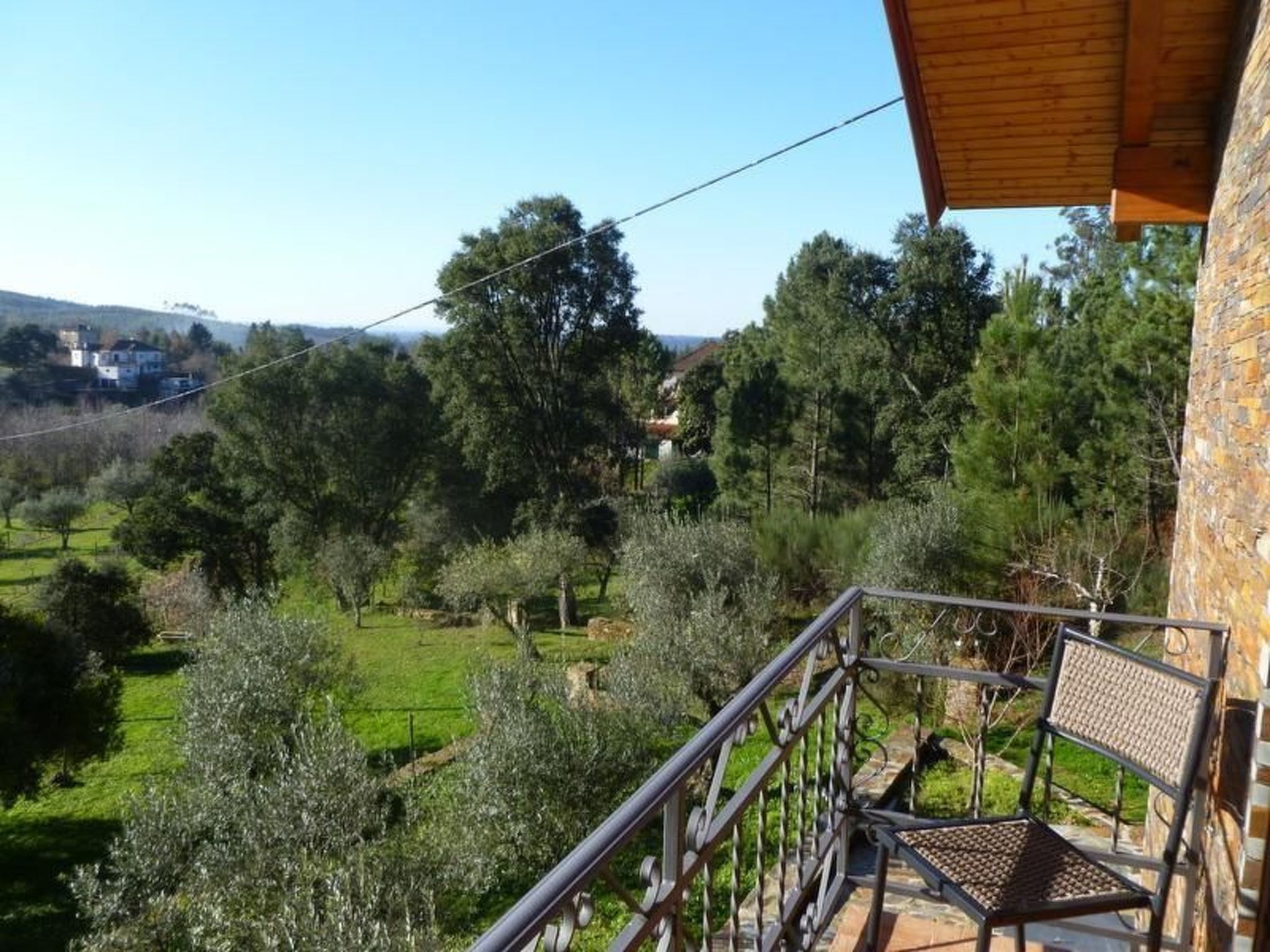 Mit Sonnenterrasse und großem Garten-Binnen