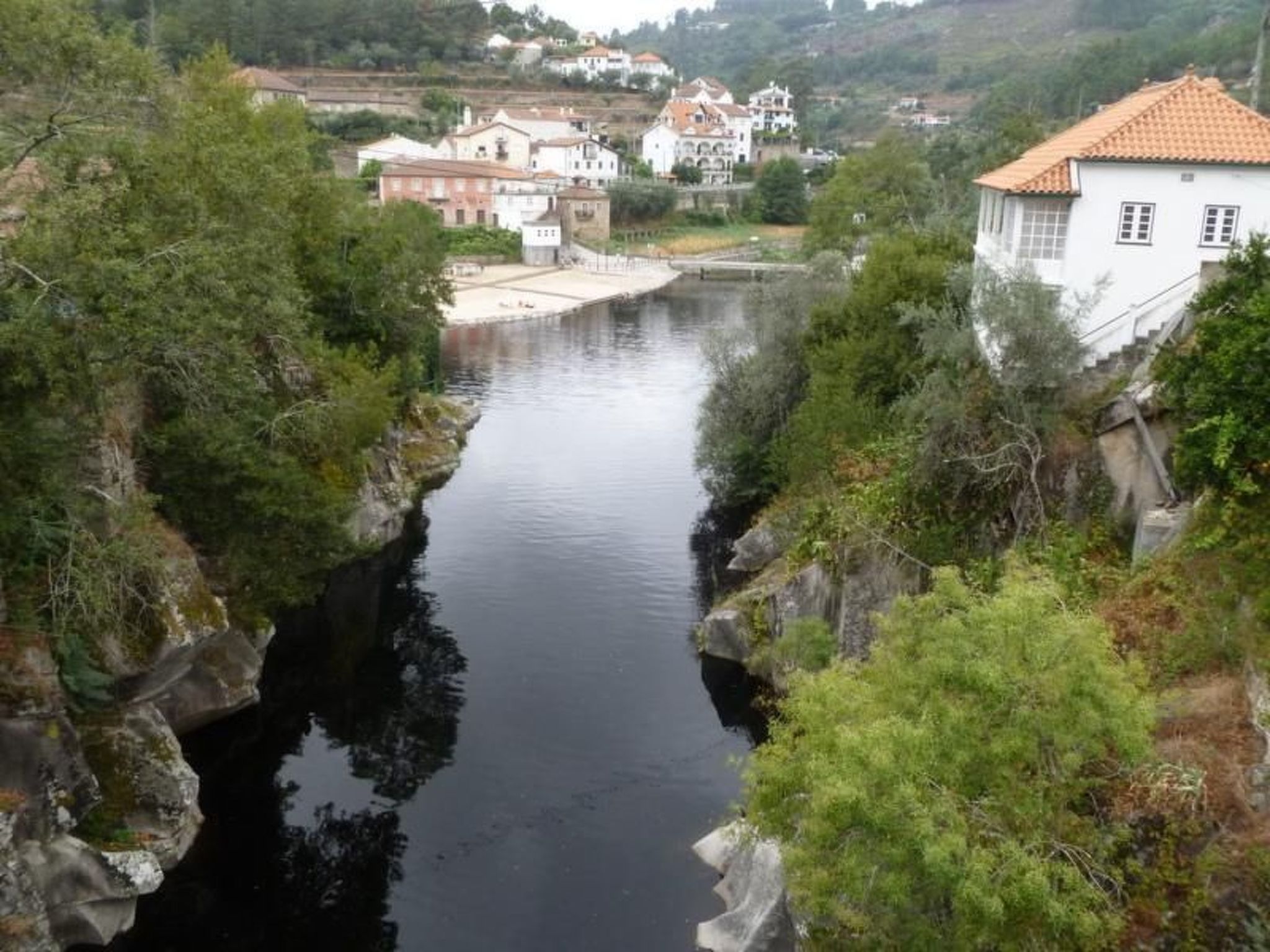 Mit Sonnenterrasse und großem Garten-Binnen