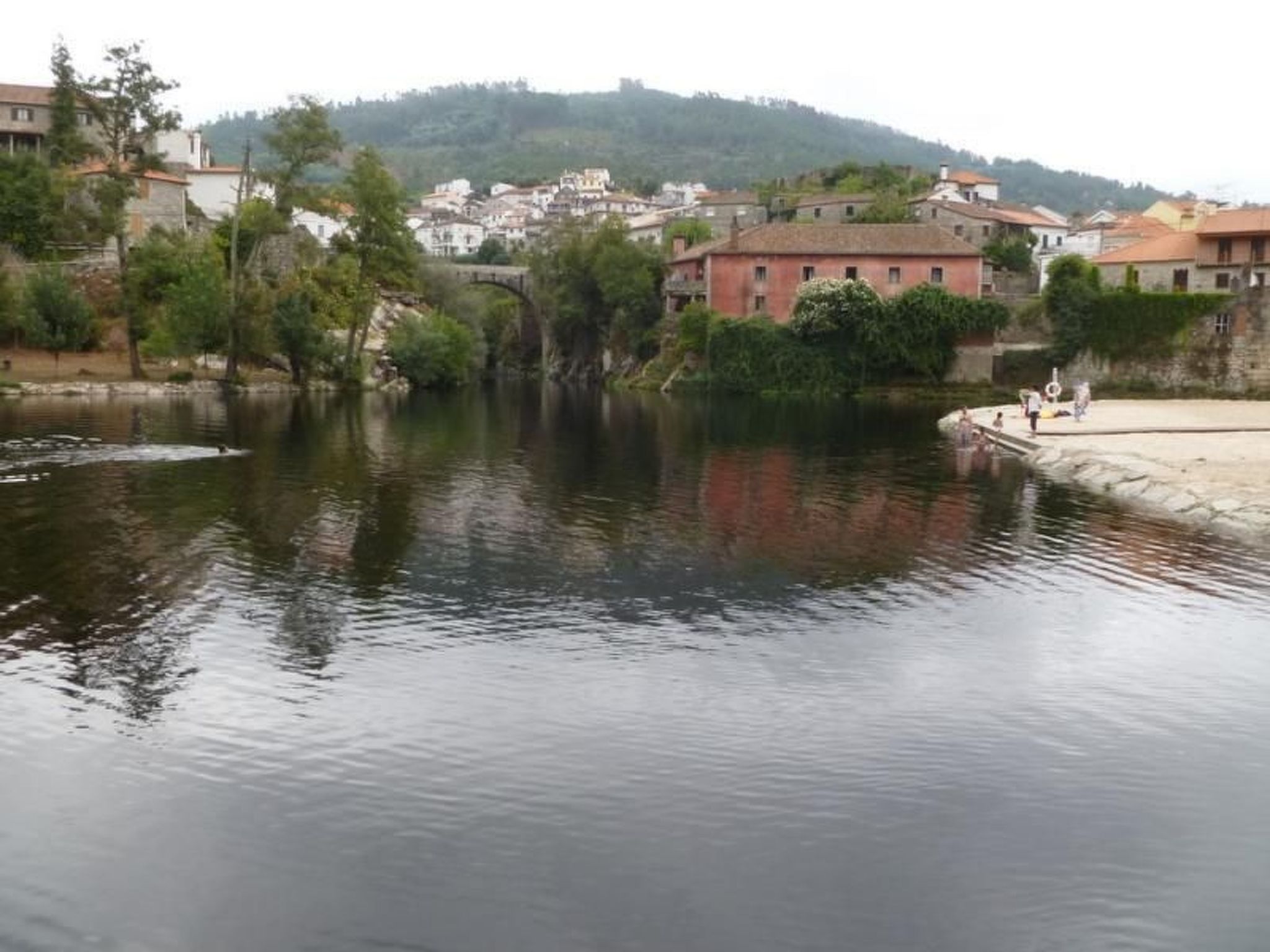 Mit Sonnenterrasse und großem Garten