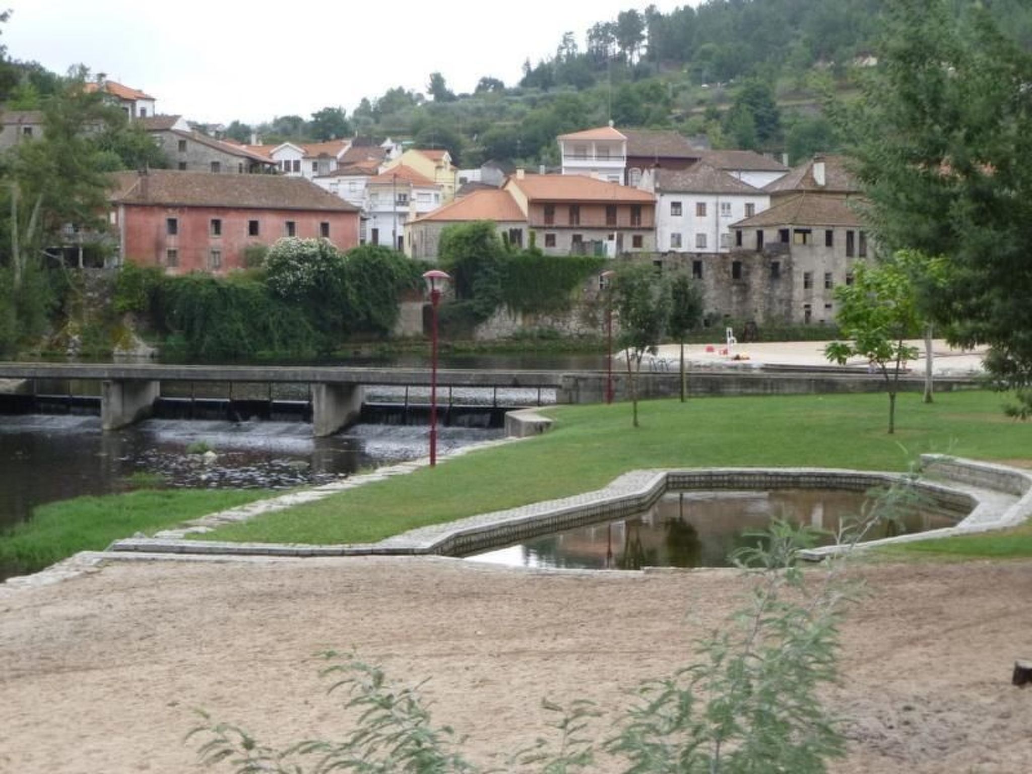 Mit Sonnenterrasse und großem Garten