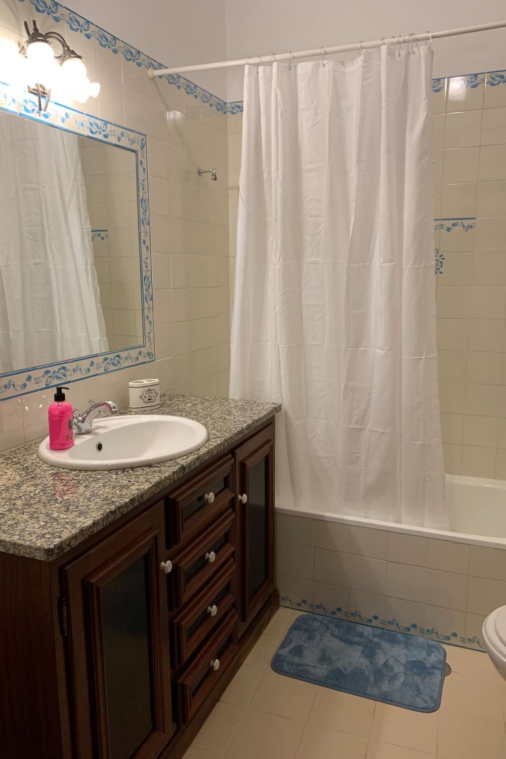 Herrschaftshaus durch die Täler-Binnen