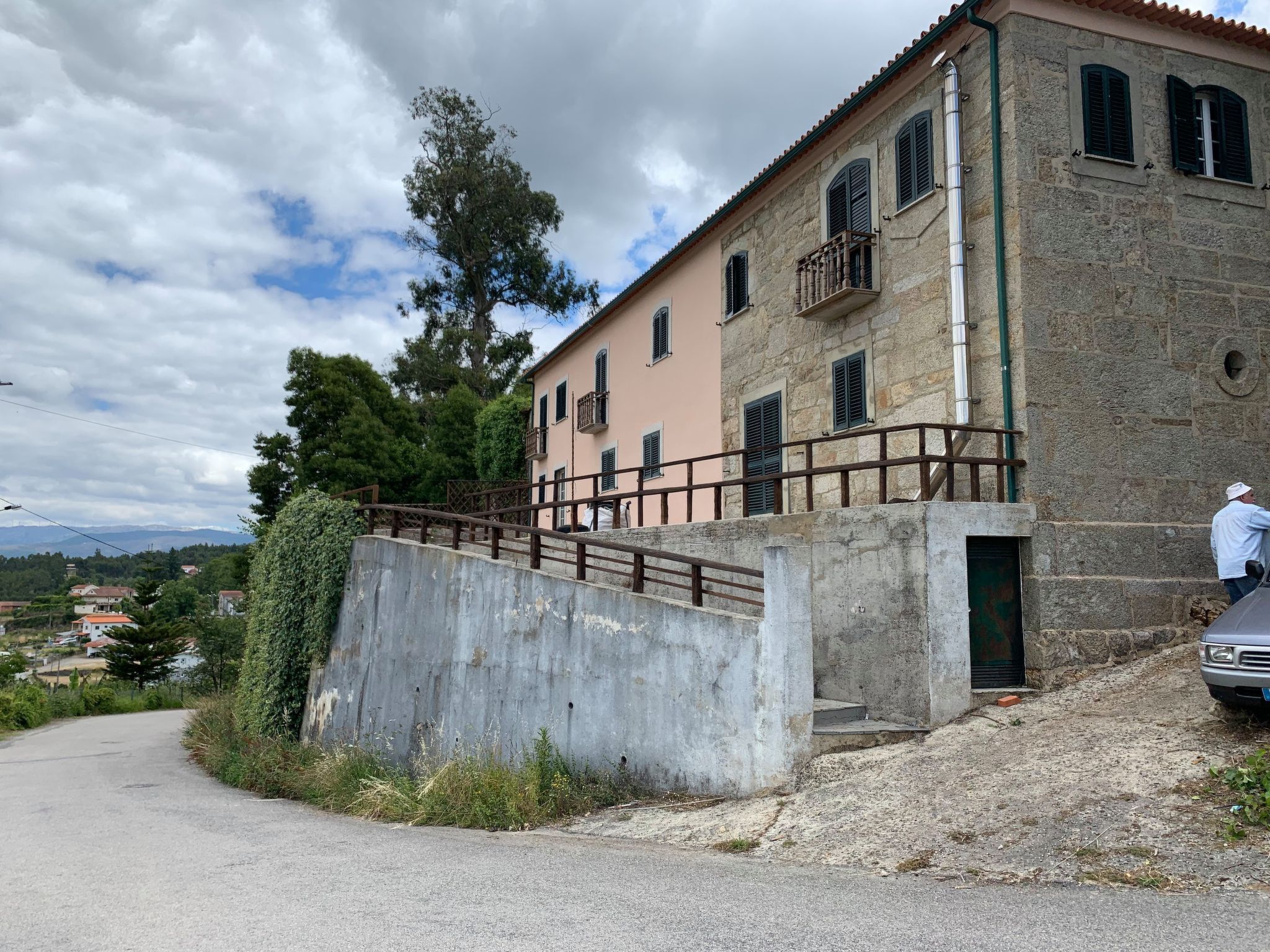Herrschaftshaus durch die Täler-Buiten