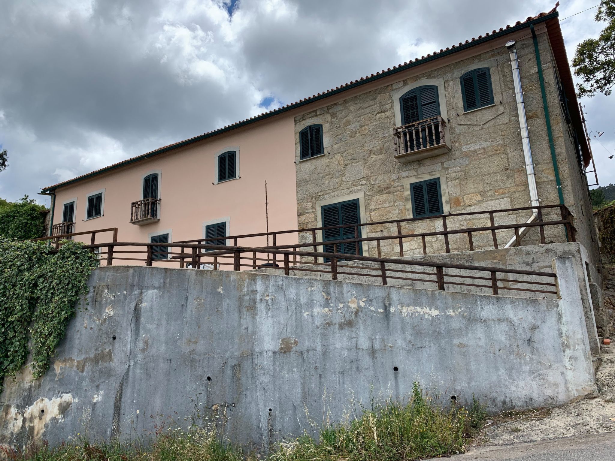 Herrschaftshaus durch die Täler-Buiten