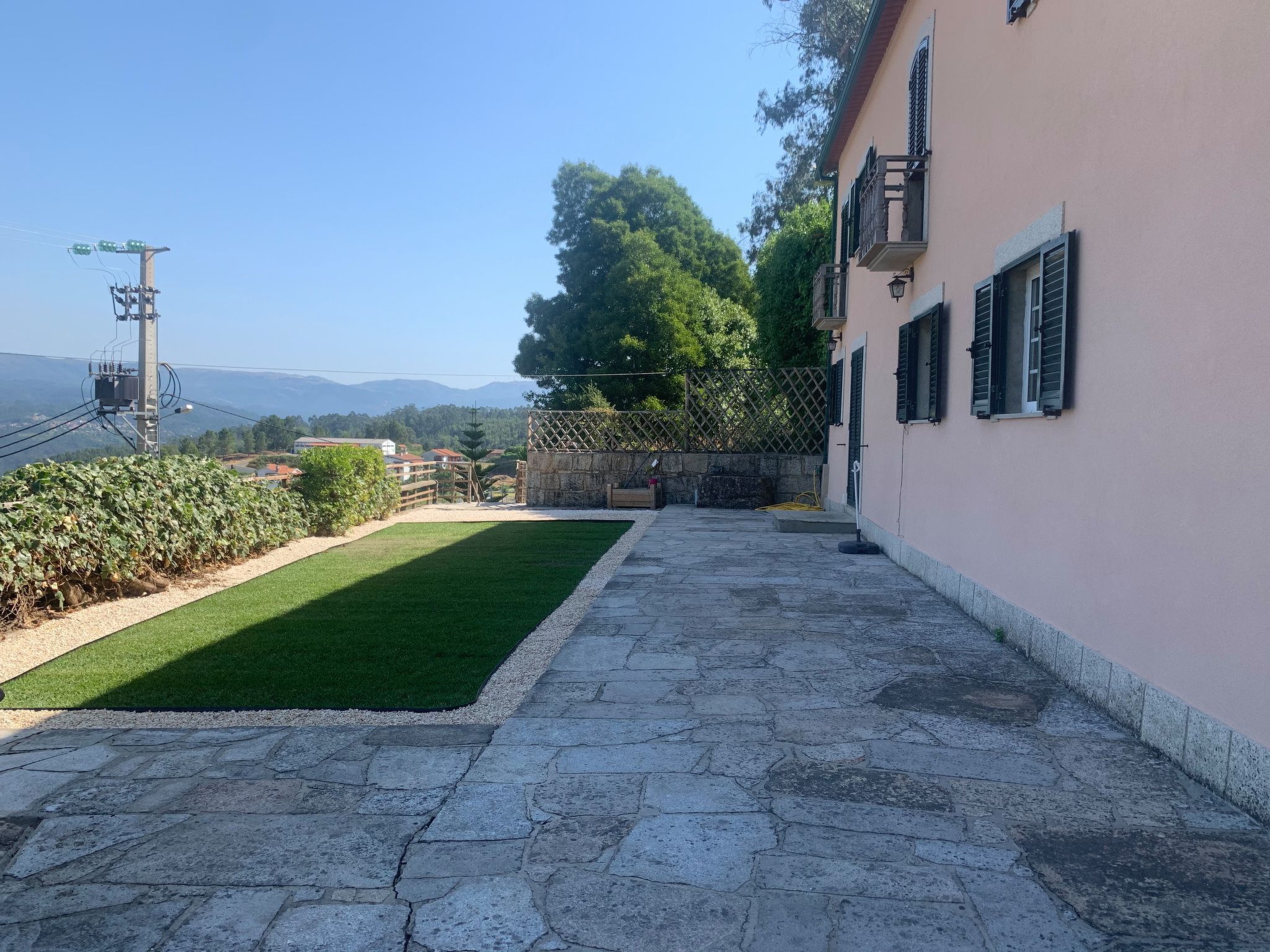 Herrschaftshaus durch die Täler-Buiten