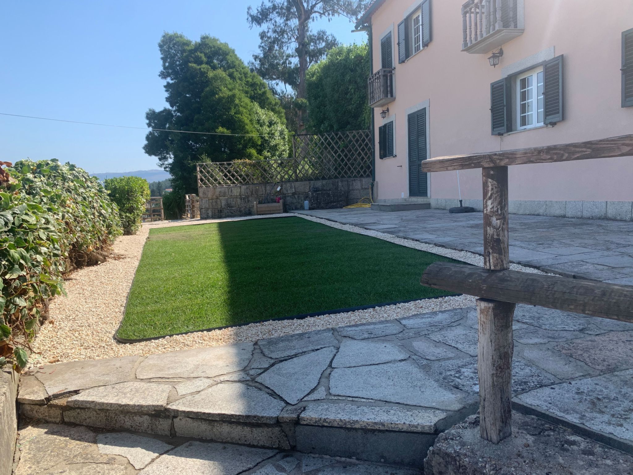 Herrschaftshaus durch die Täler-Buiten