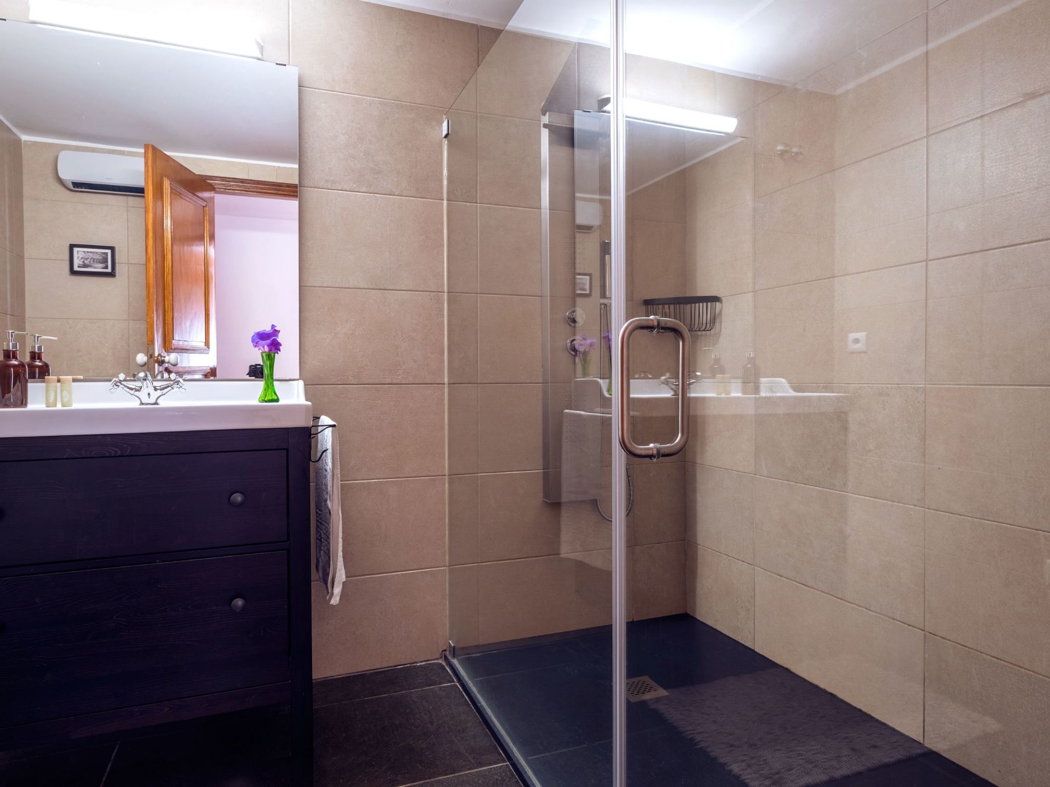 Ferienvilla "Blue Lake House" mit Sauna-Image-tags.info