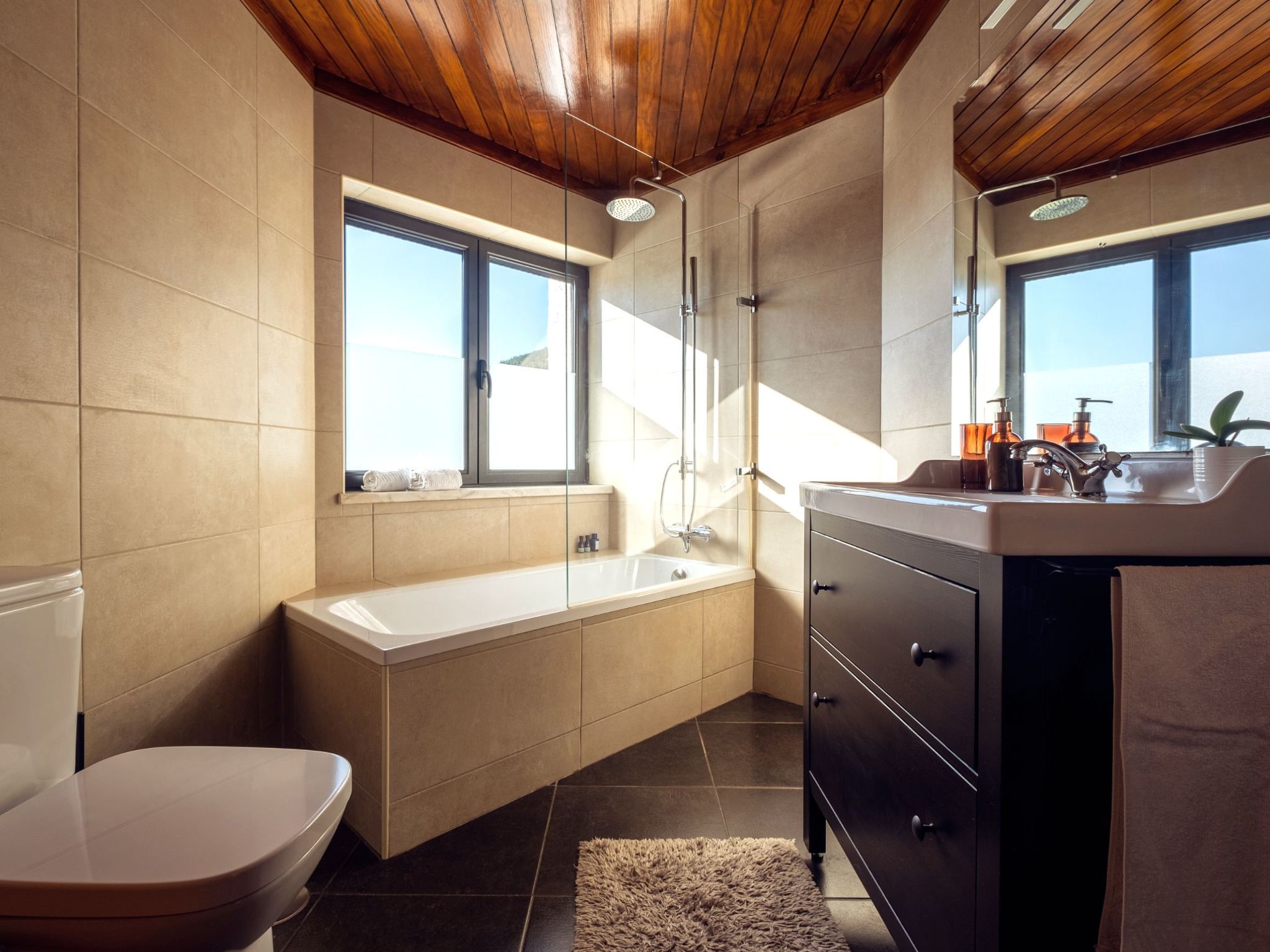 Ferienvilla "Blue Lake House" mit Sauna-Image-tags.info