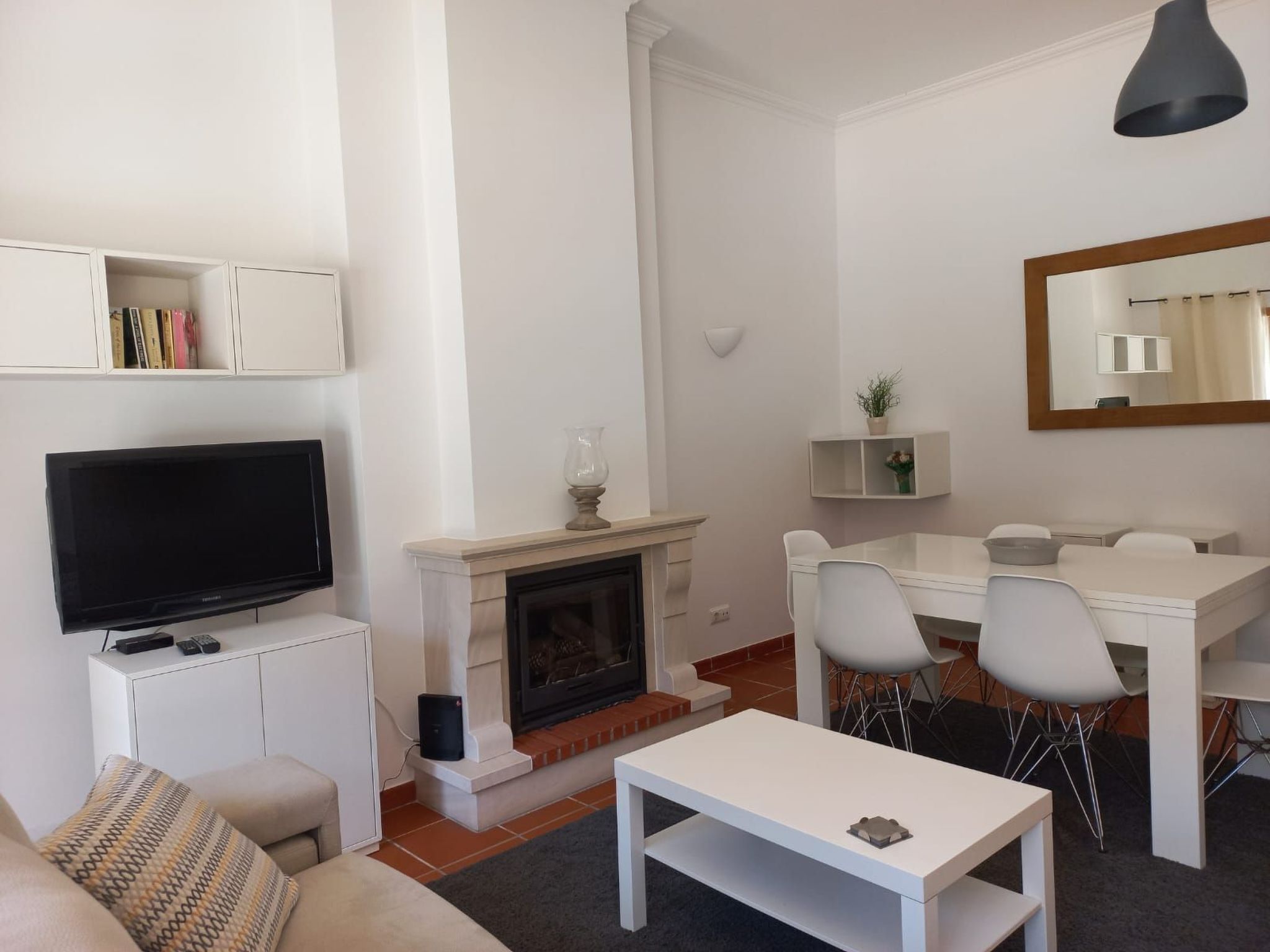 Die Sonne den ganzen Tag-Binnen