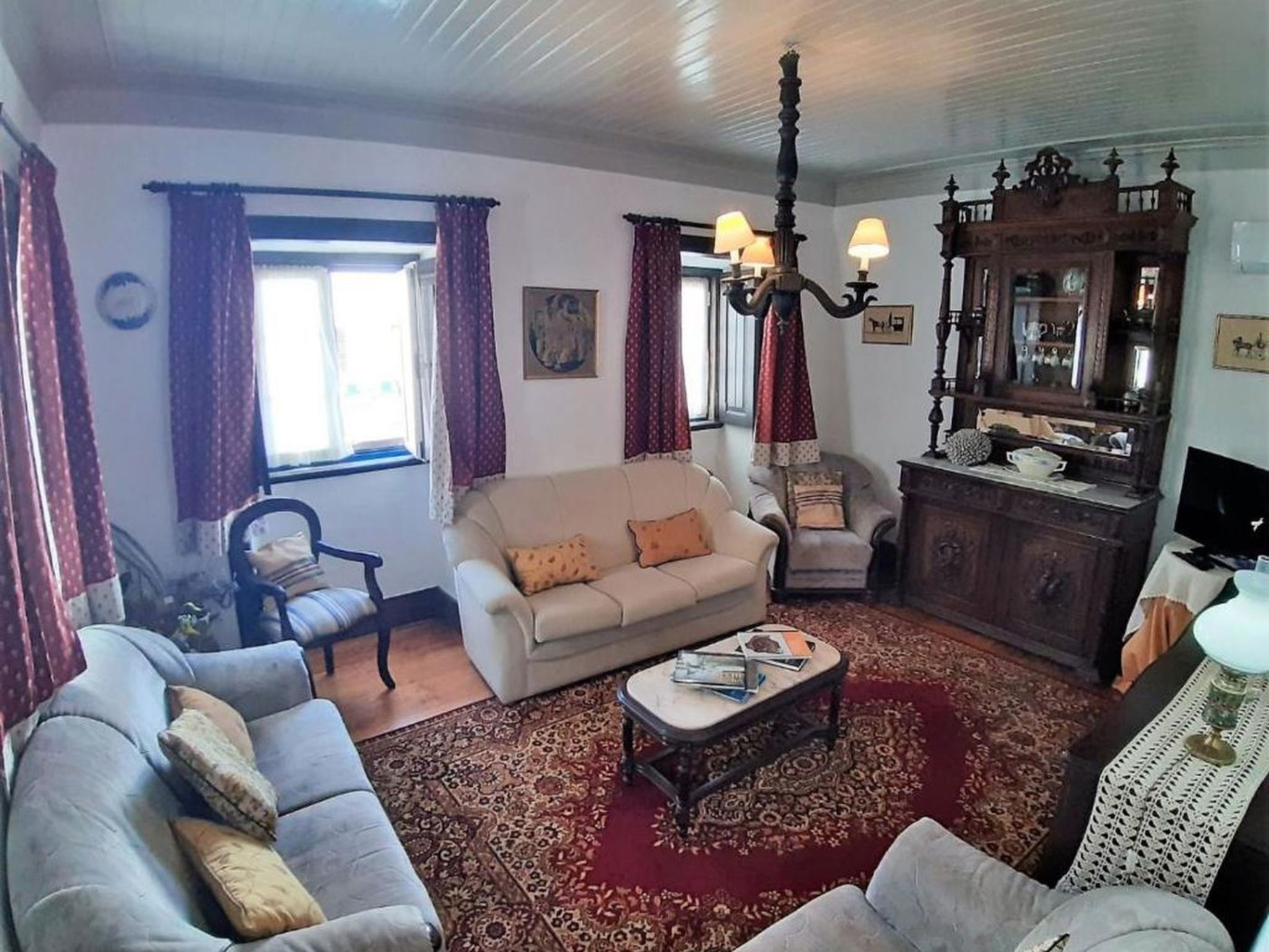 Historisches Haus in der Nähe des historischen Dorfes von Óbidos-Dedans