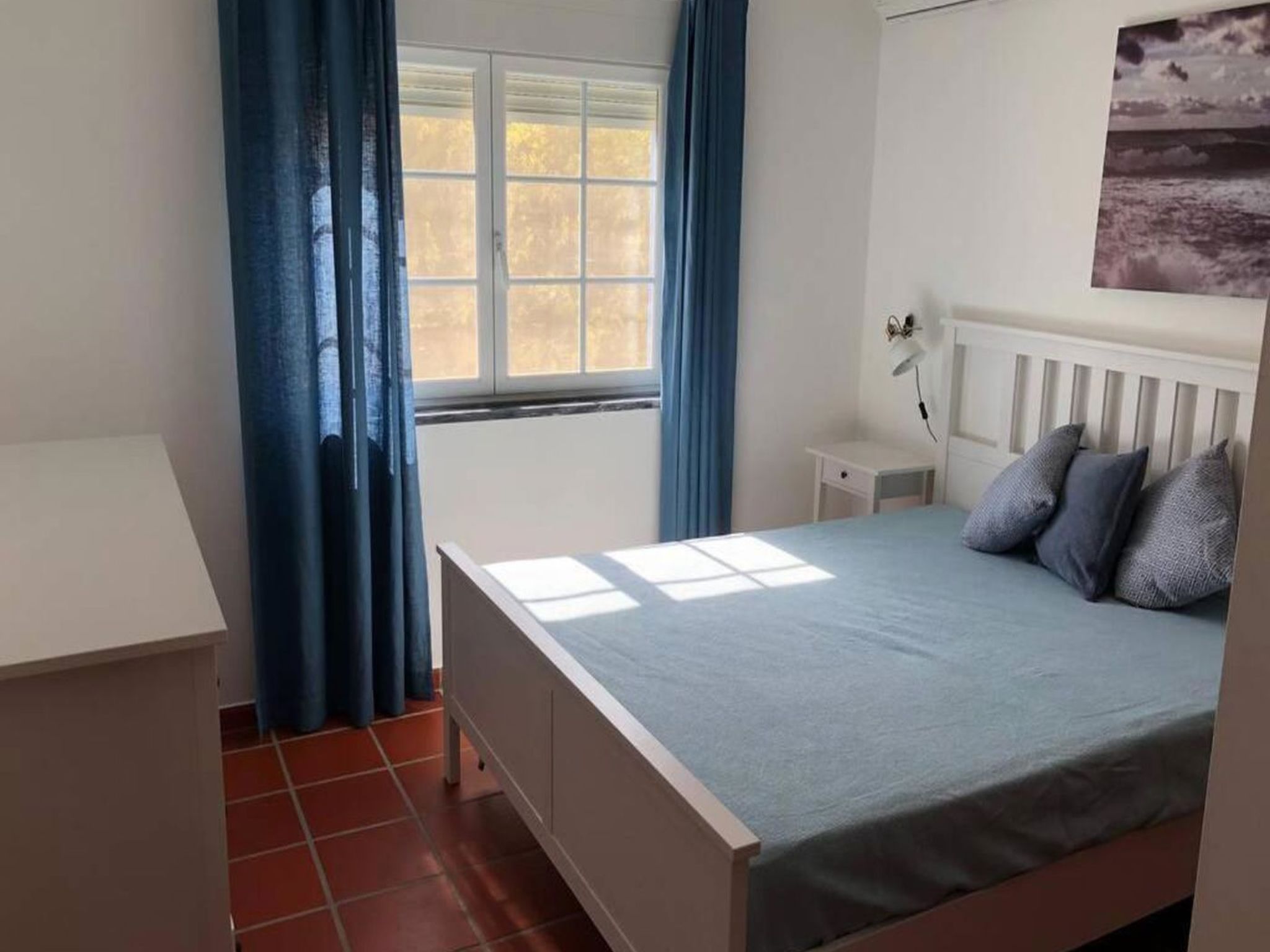 Atmen Sie die Meeresbrise in Praia Del Rey ein