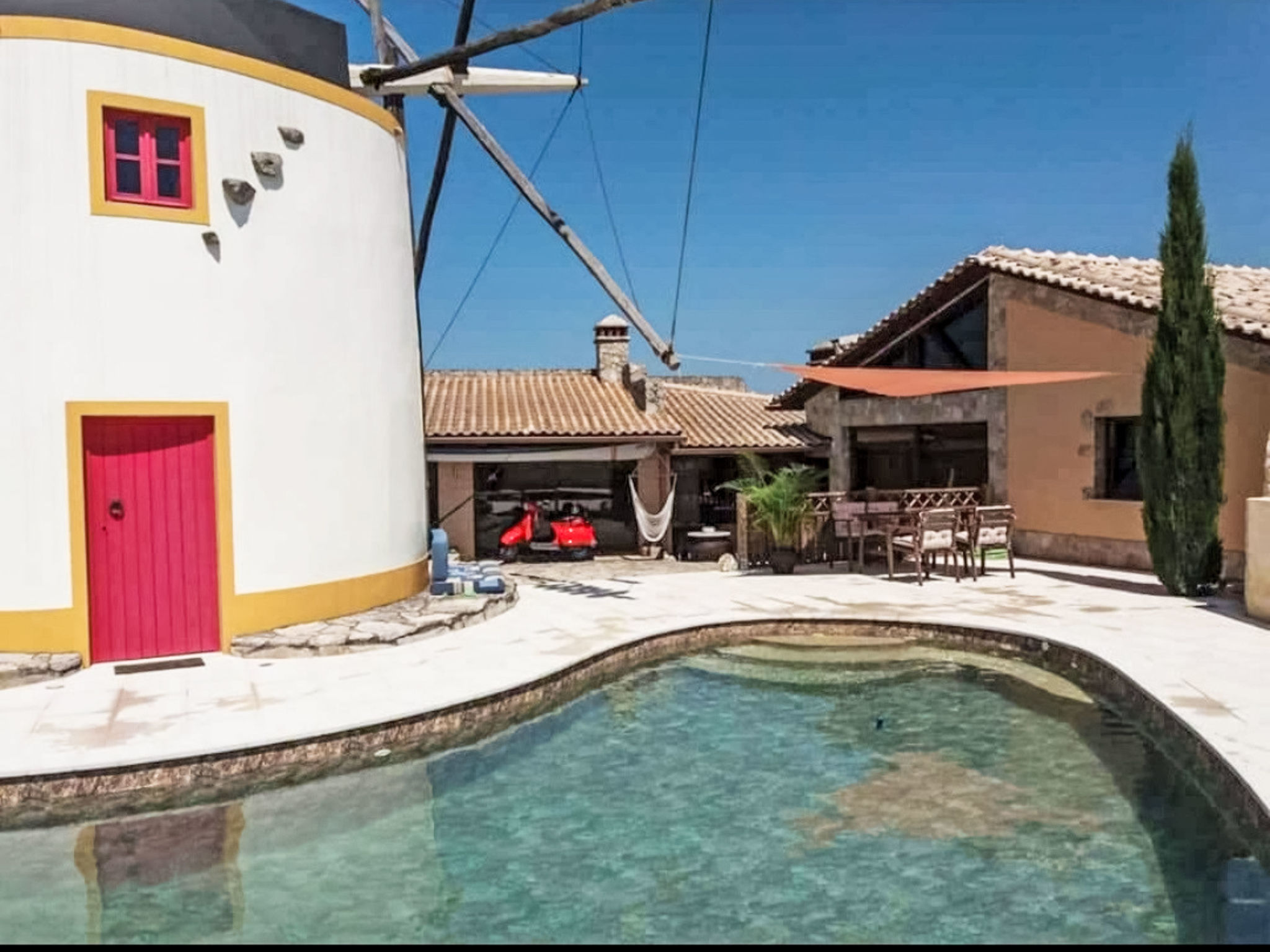 Windmill, Private Saltwater Pool