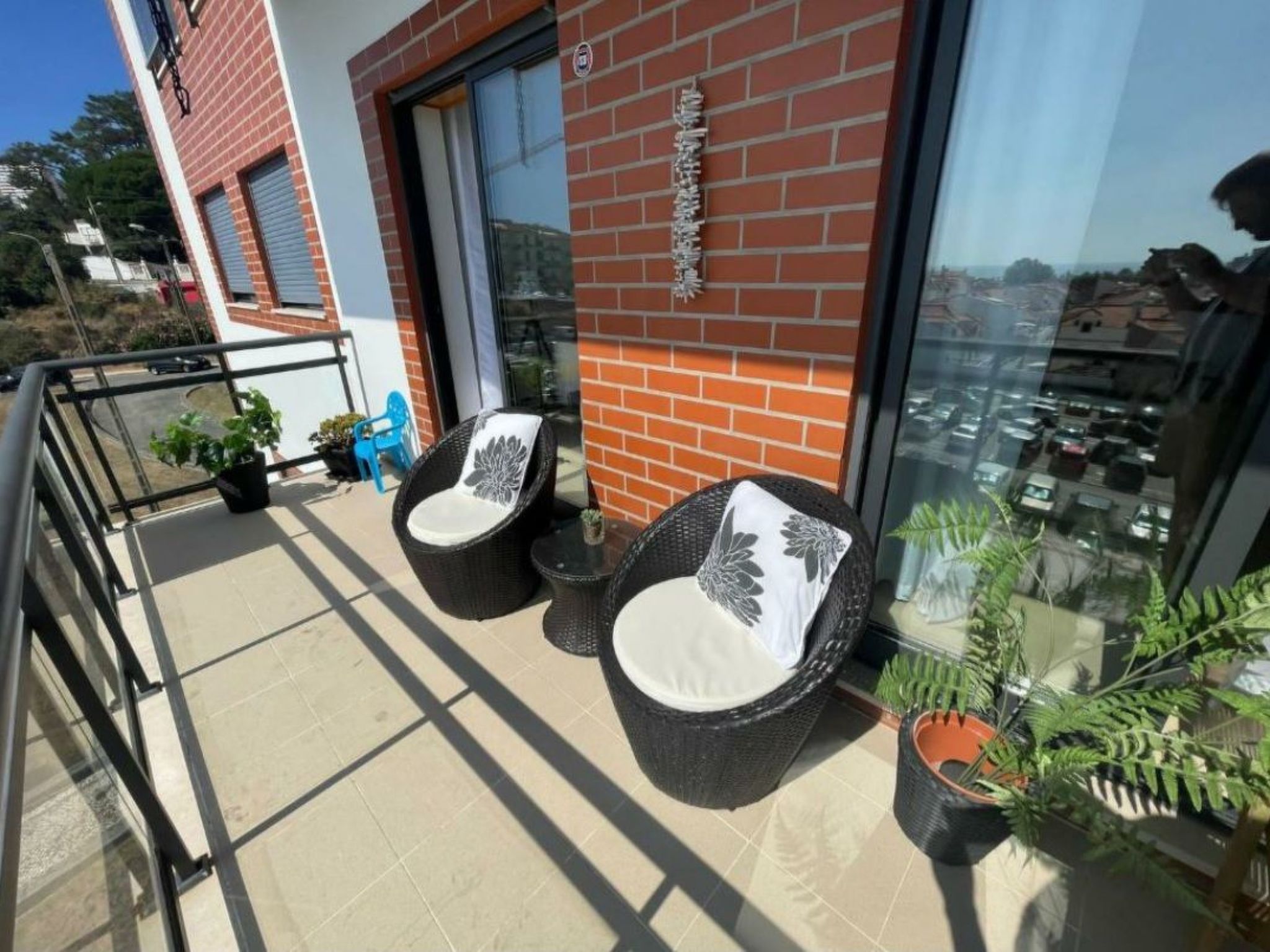 Genießen Sie den Balkon mit Blick auf das Meer