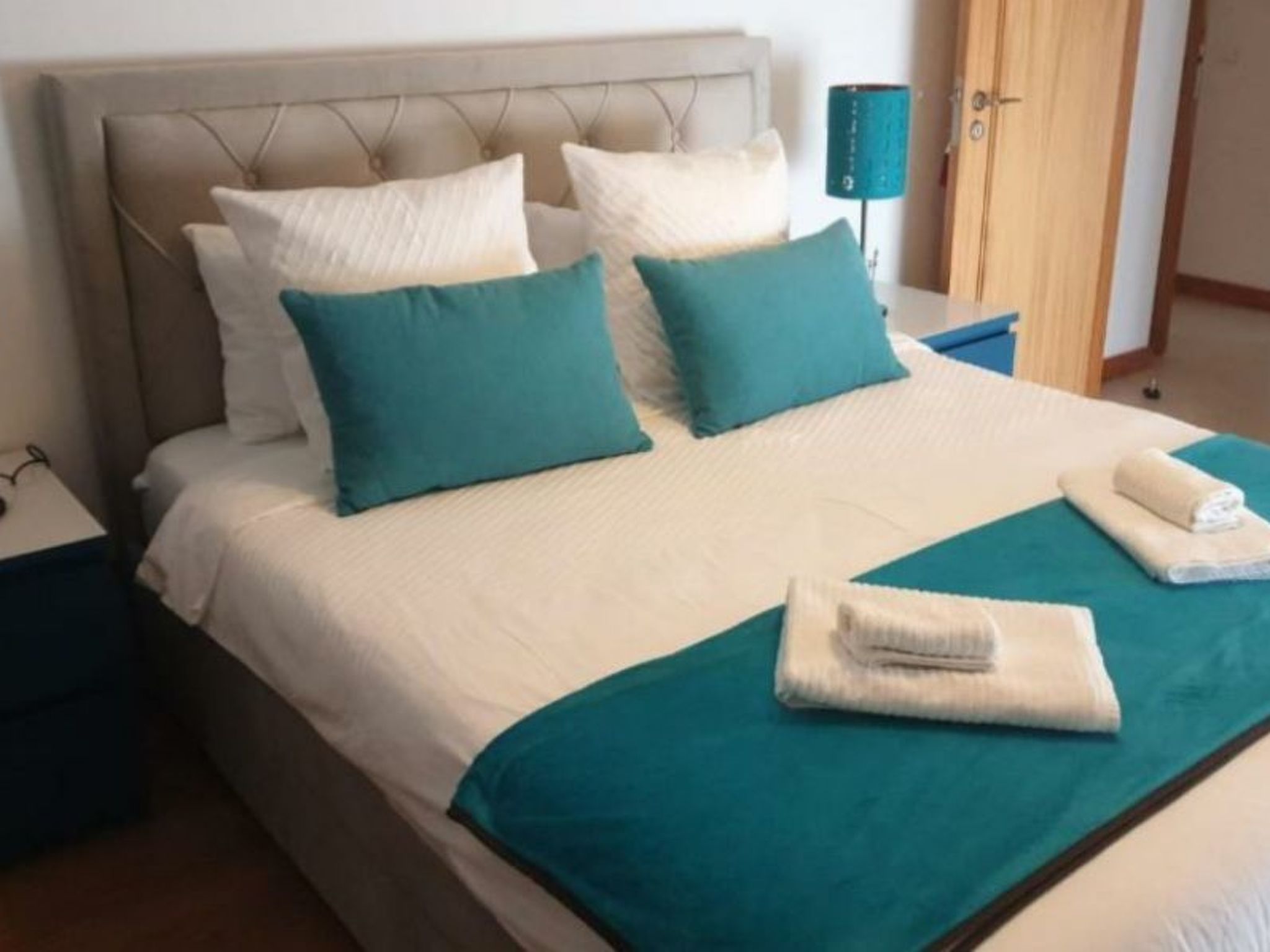 Genießen Sie den Balkon mit Blick auf das Meer-Dedans