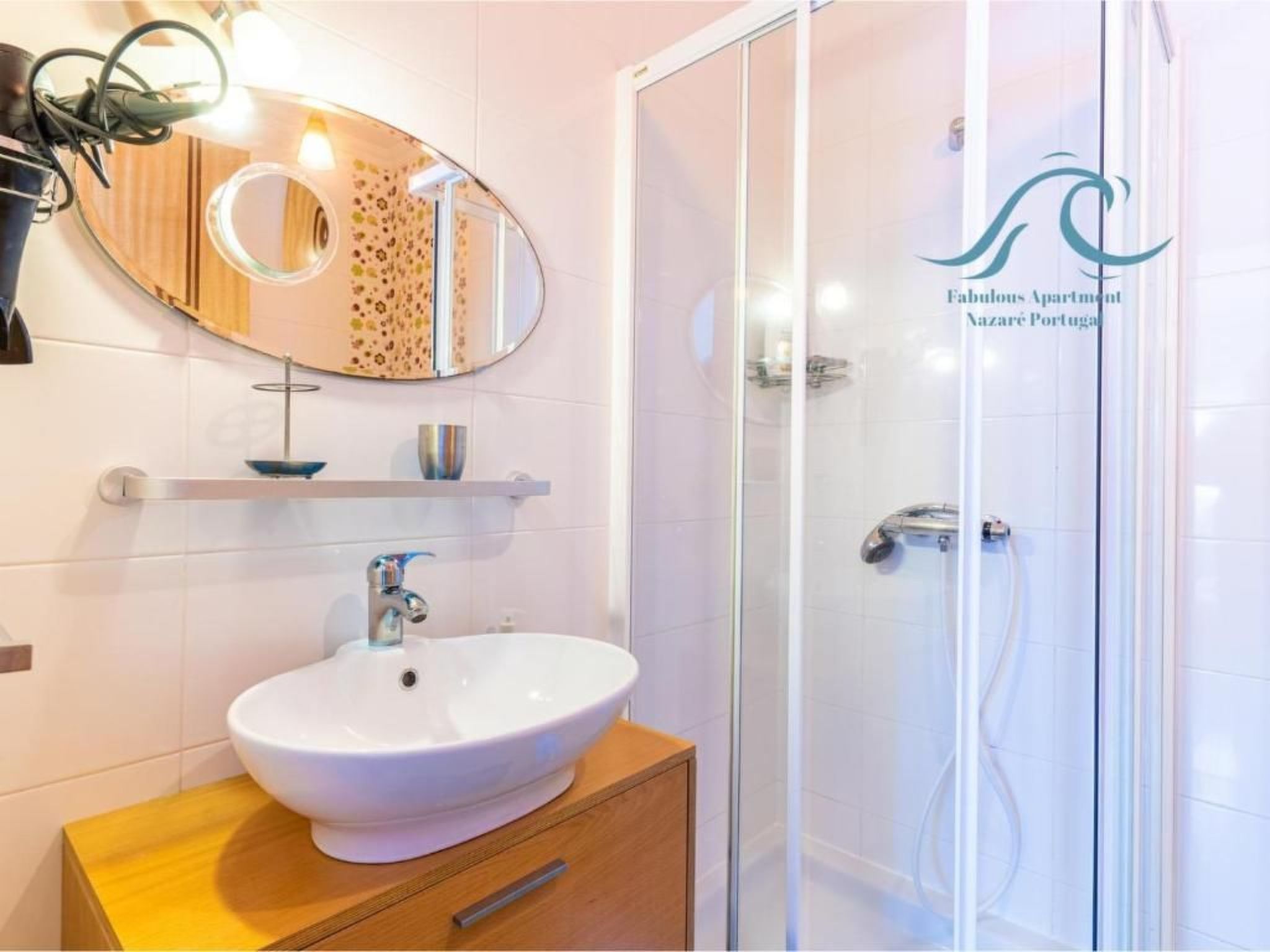 Genießen Sie den Balkon mit Blick auf das Meer-Dedans