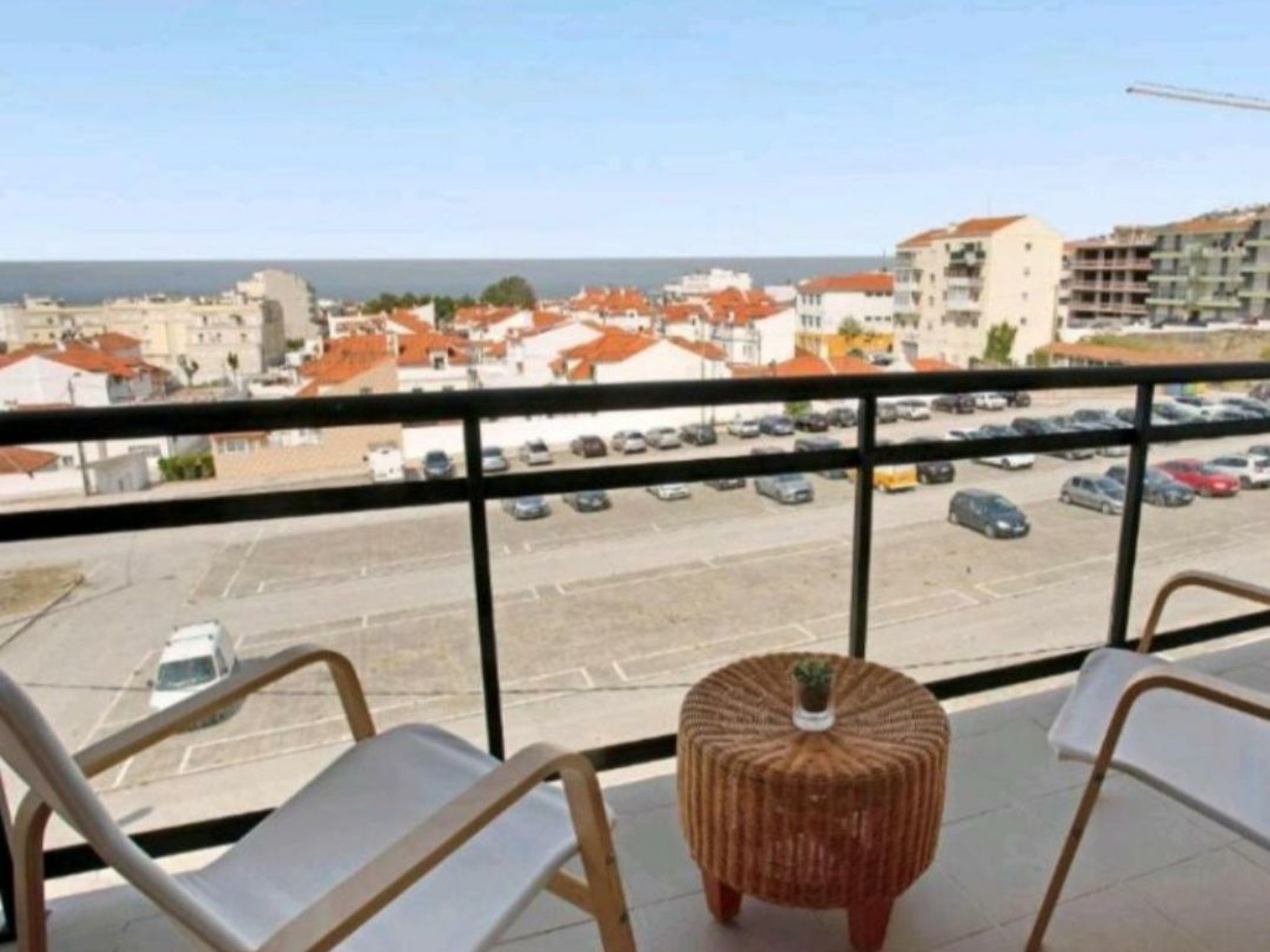 Genießen Sie den Balkon mit Blick auf das Meer-Dedans