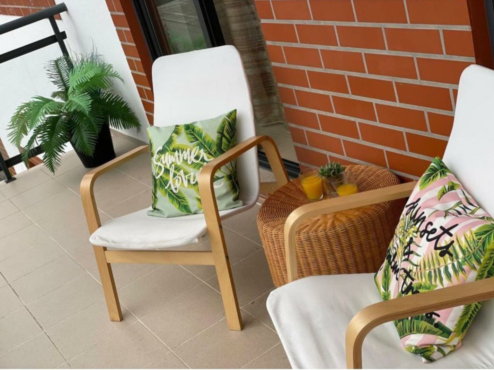 Genießen Sie den Balkon mit Blick auf das Meer-Dedans