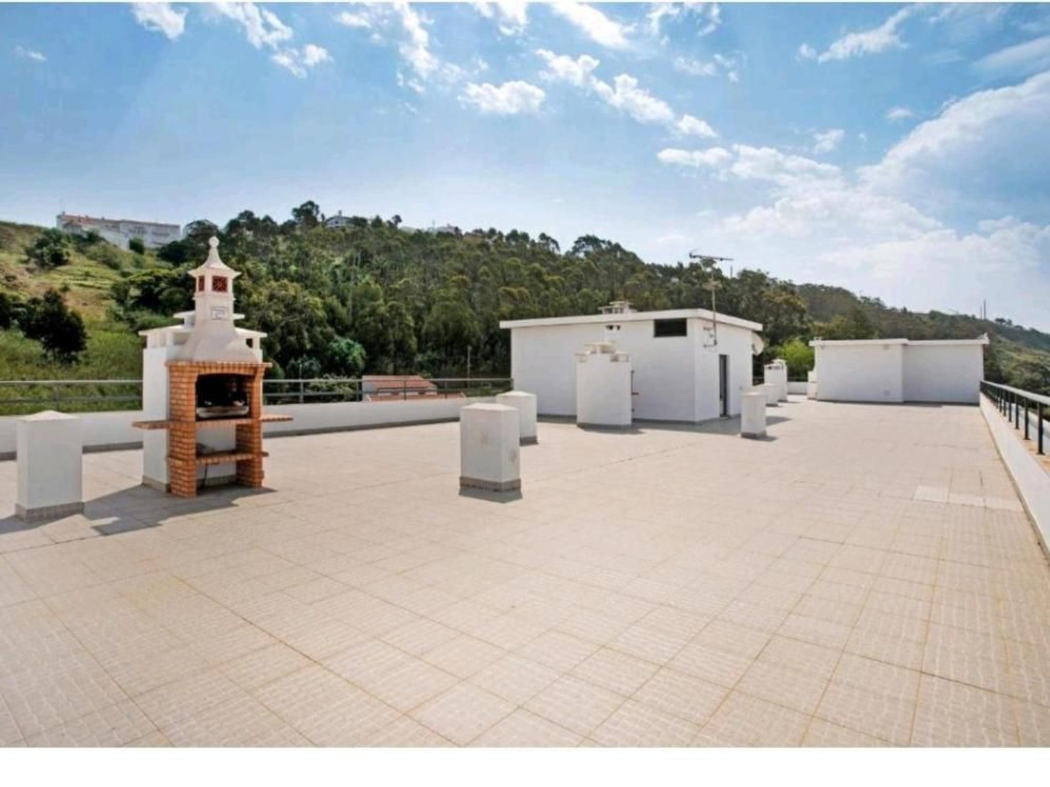 Genießen Sie den Balkon mit Blick auf das Meer-Dedans