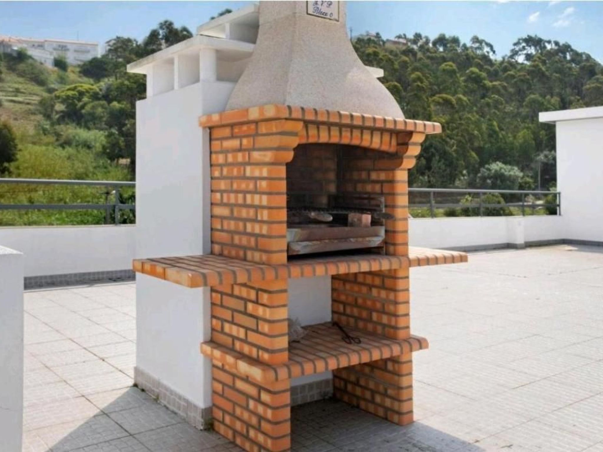 Genießen Sie den Balkon mit Blick auf das Meer-Dedans