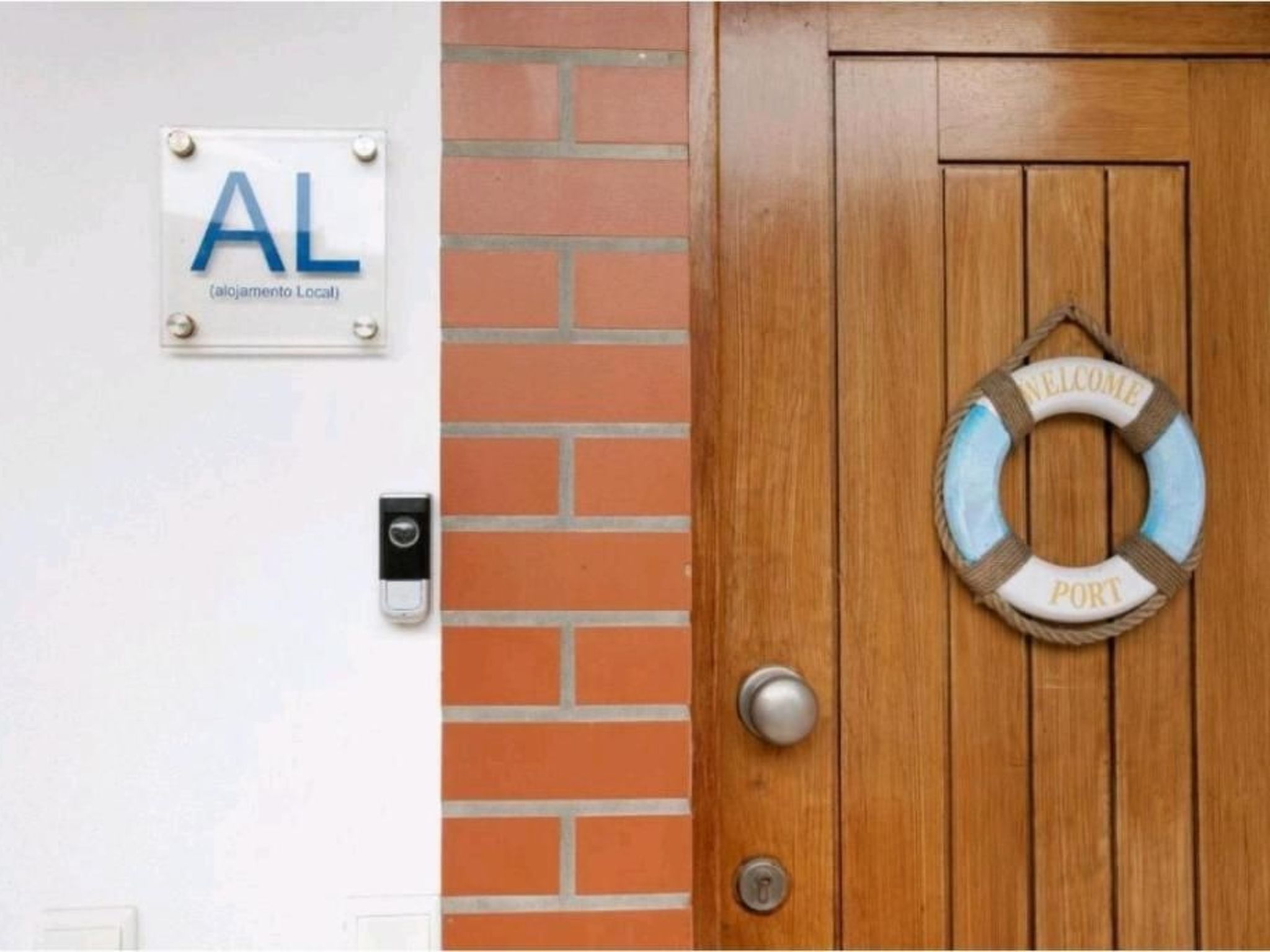 Genießen Sie den Balkon mit Blick auf das Meer-Dedans