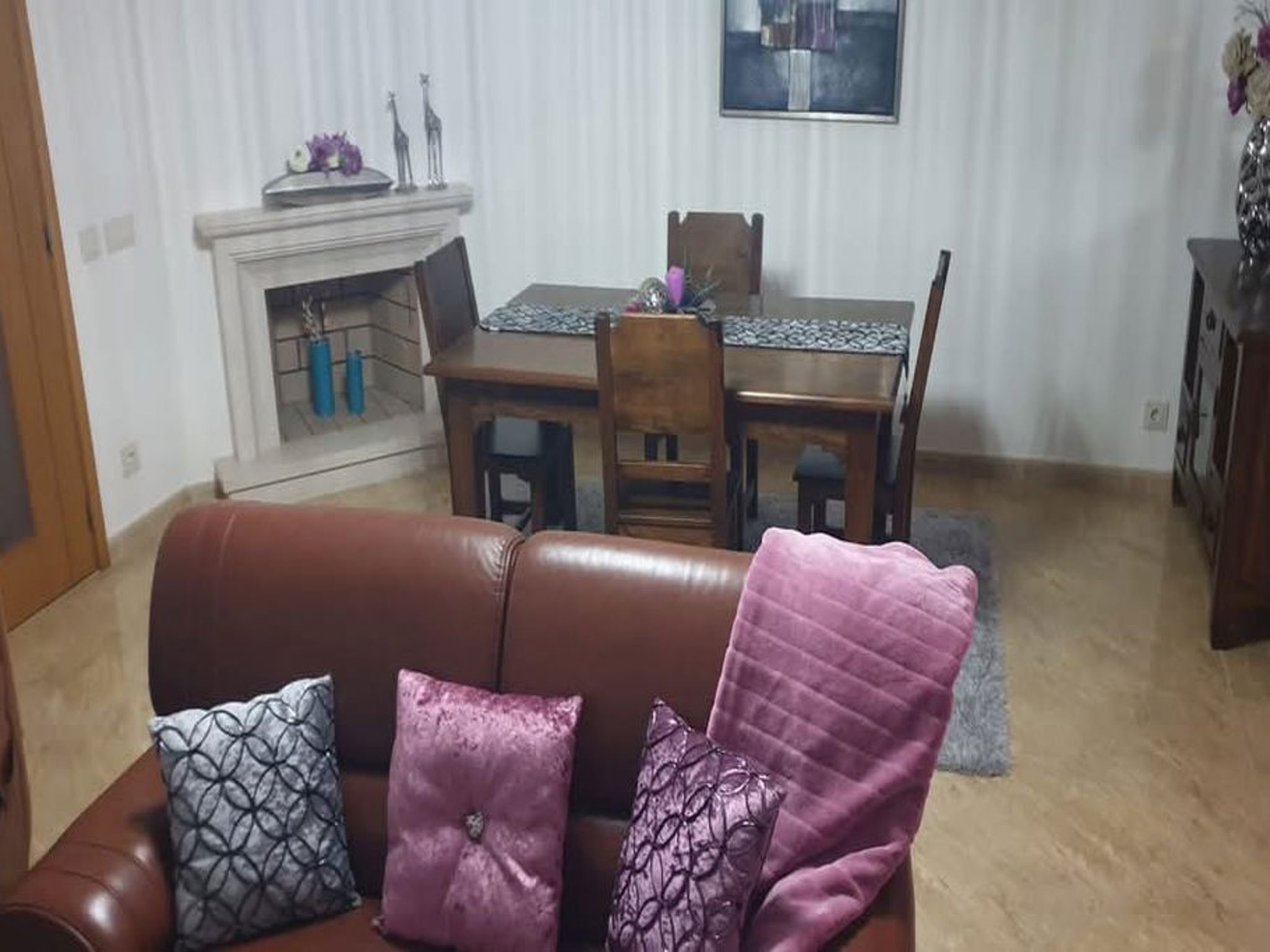 Strandnah und mit Blick auf das Meer