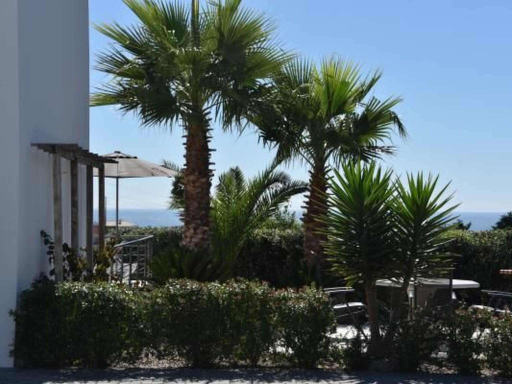 Moderne Villa mit privatem Pool und Meerblick