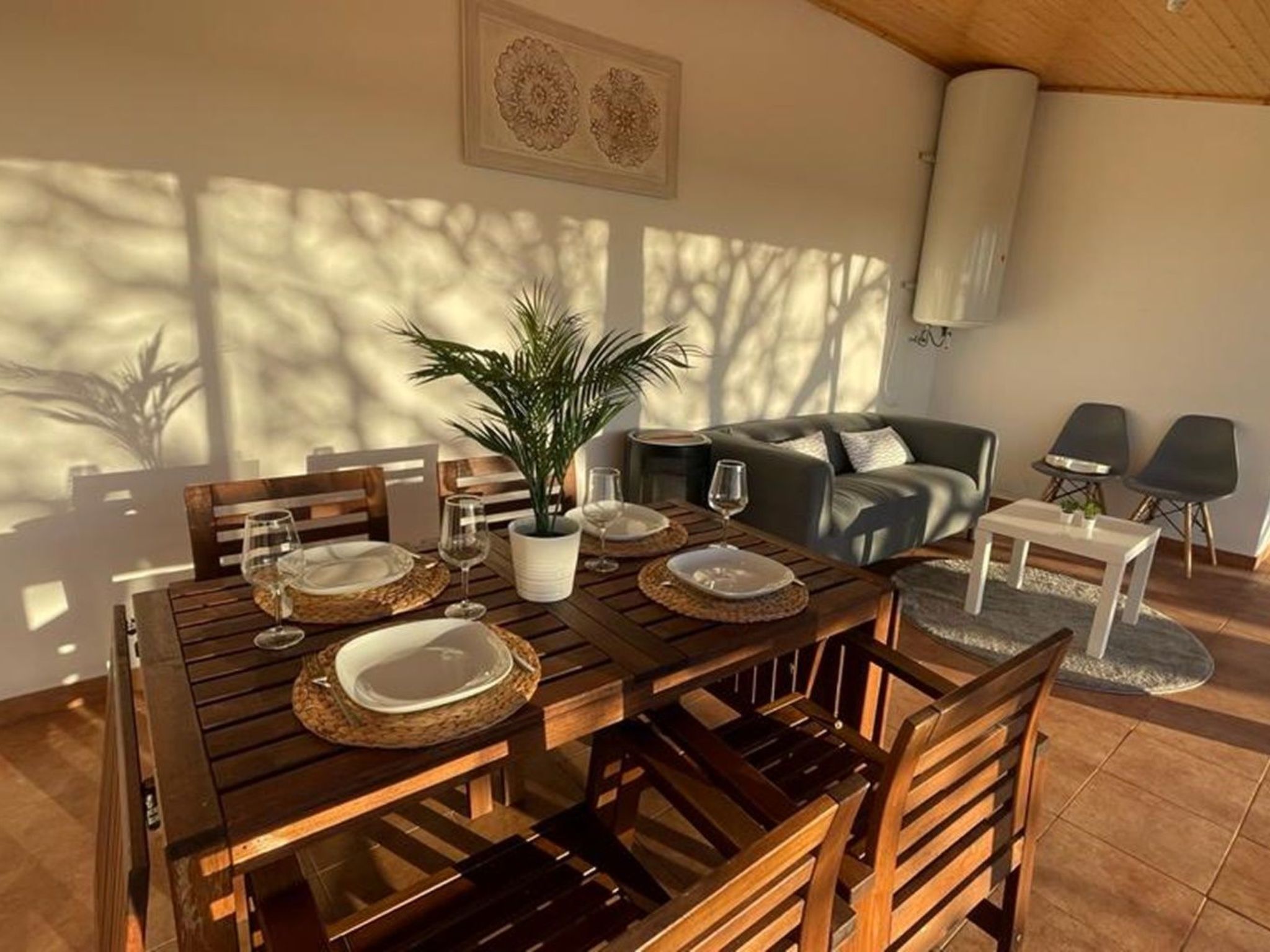 Der Sonnenuntergangs-Spot-Dedans