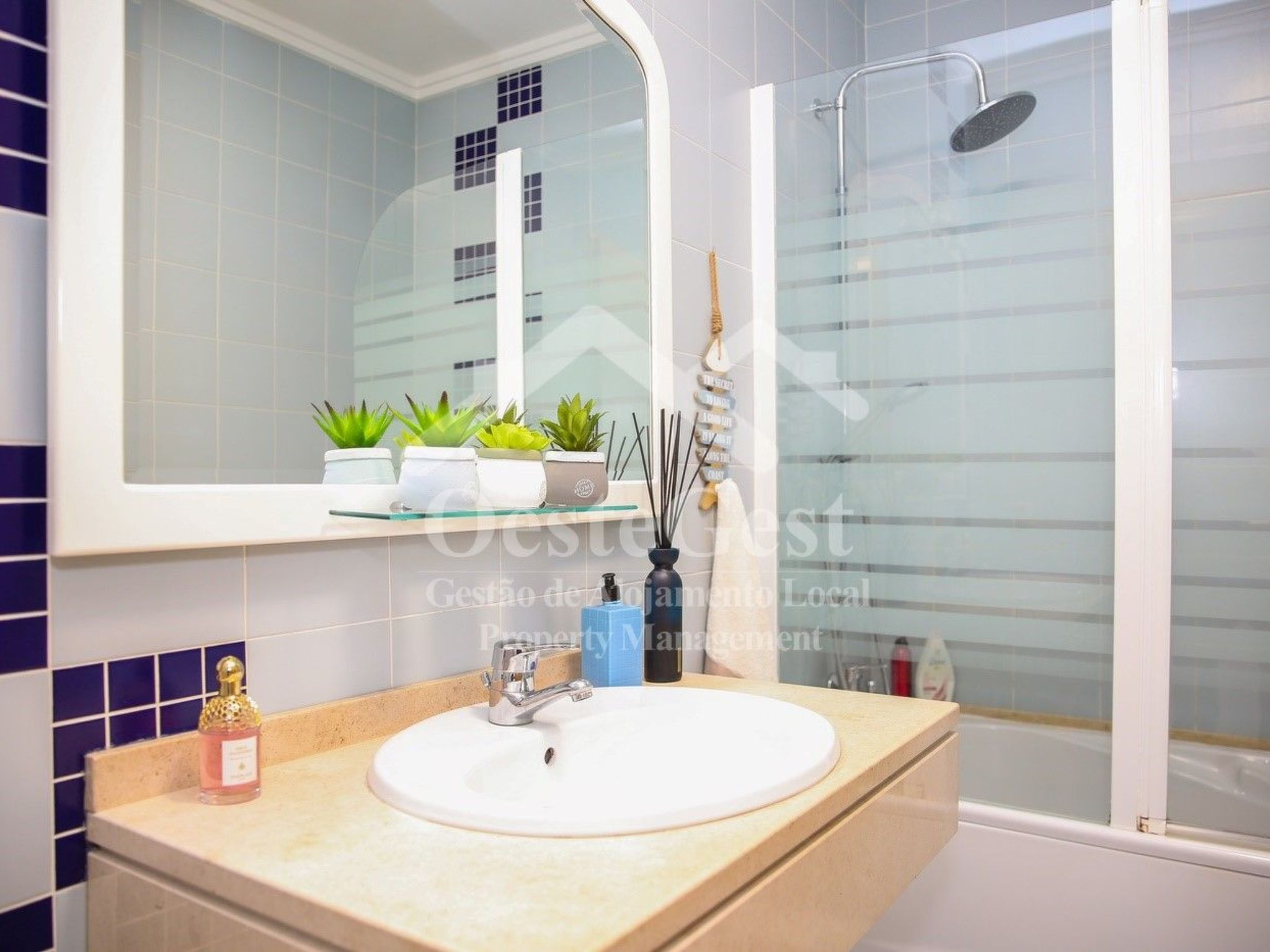 Haus Menezes - Drinnen